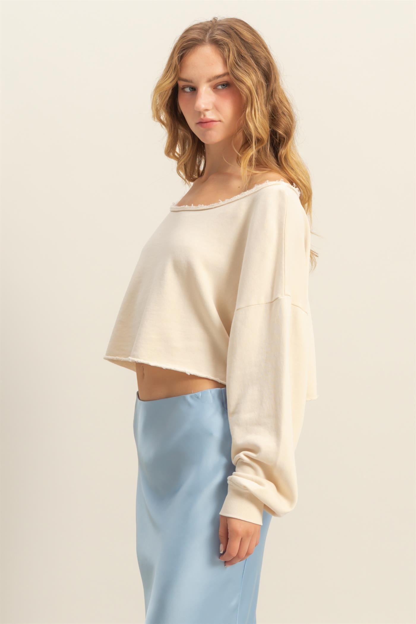 Wholesale Frayed Detail Long Sleeve Crop Top Sweatshirts DZ25A776 ALPACA DOUBLE ZERO