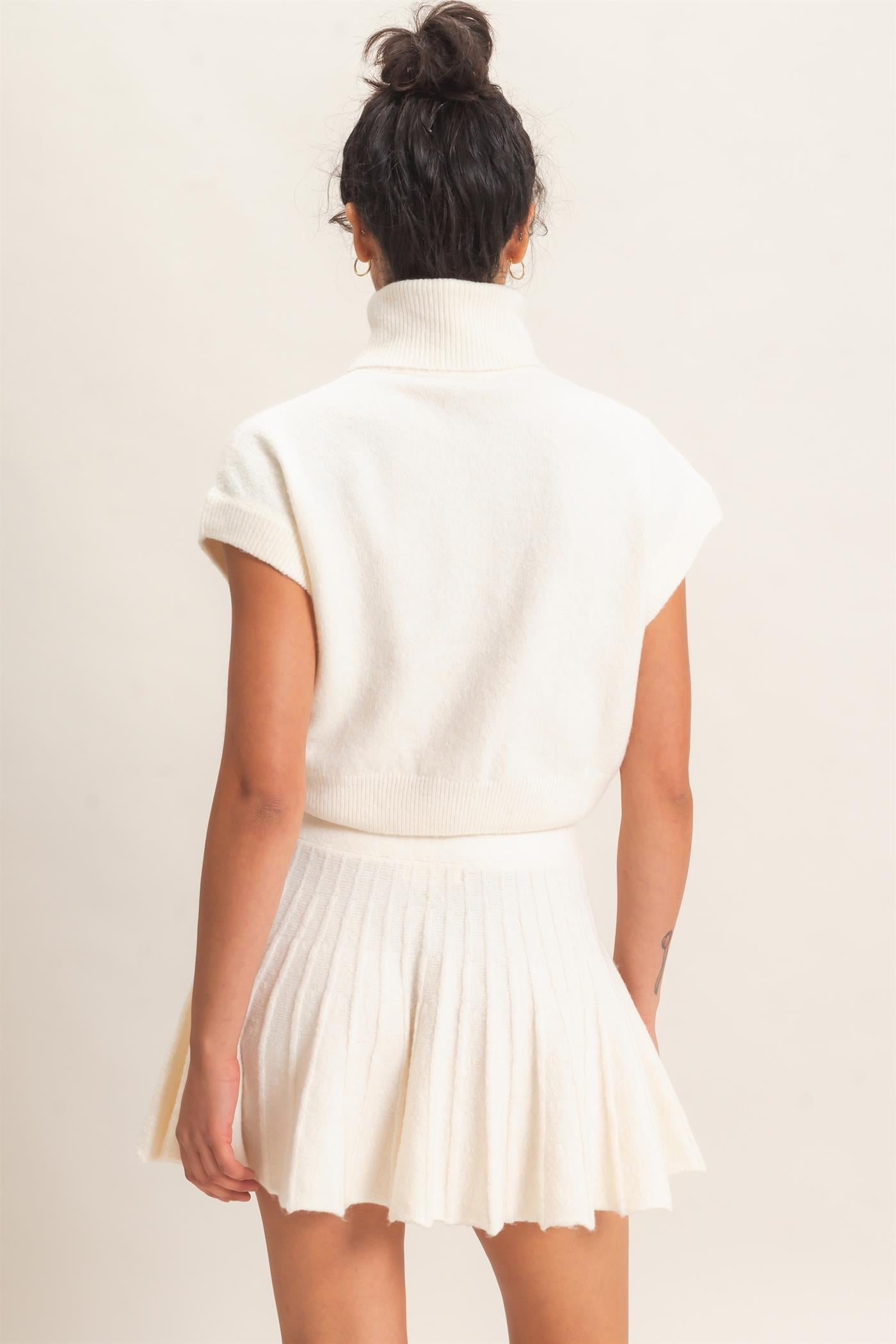 Wholesale Turtleneck Crop Top And Pleated Skirt Set Clothing DZ26C981-SET CREAM DOUBLE ZERO