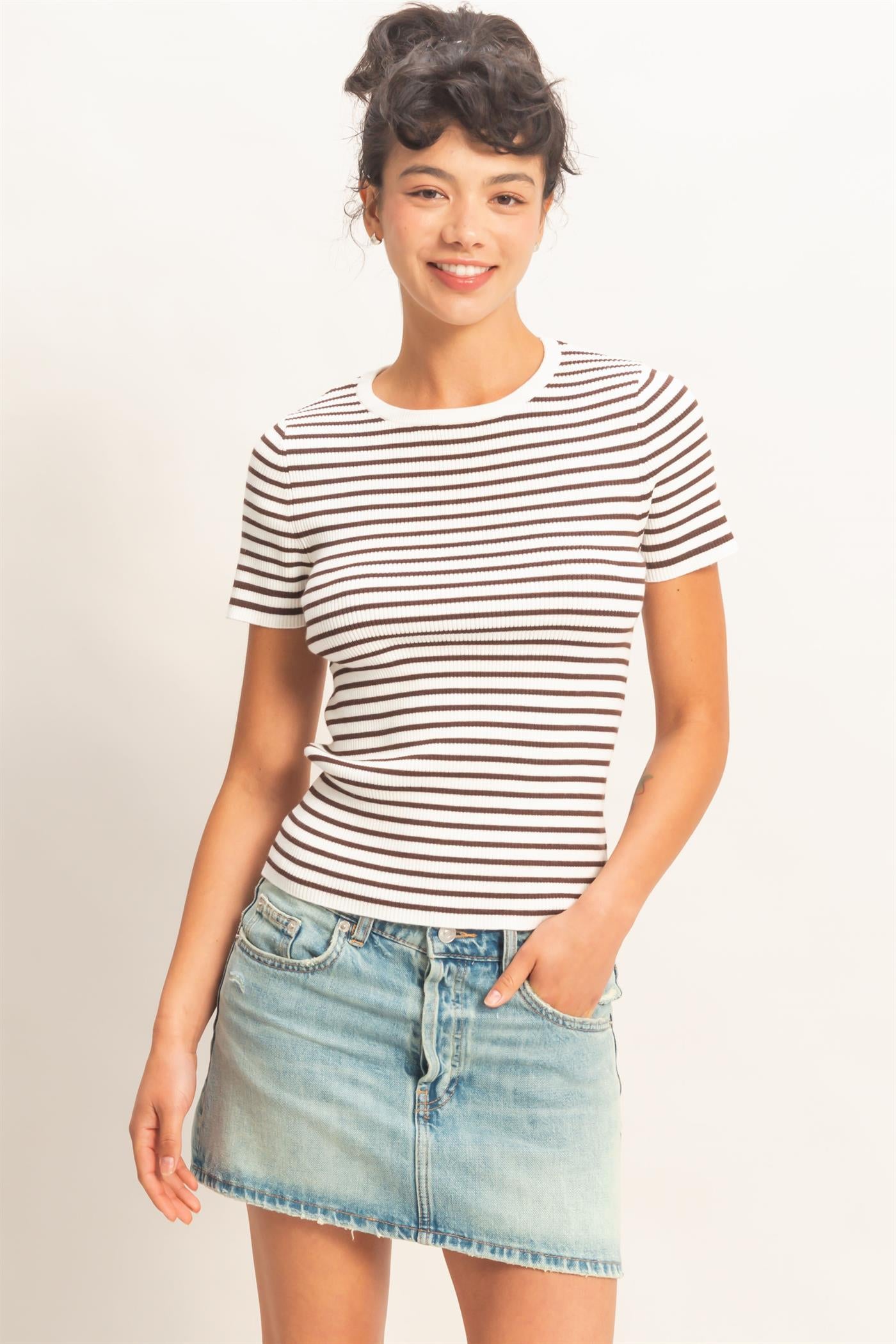 Wholesale Striped Ribbed Short Sleeve Crew Neck Knit Top Clothing Tops DZ26A450 CHOCOLATE DOUBLE ZERO