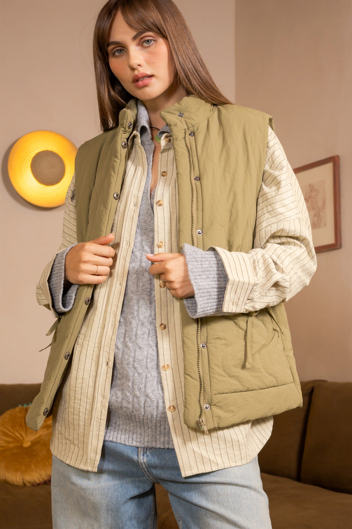 Wholesale Wave Quilted Ribbon Tie Detailed Puffer Vest Vests HF25E498 OLIVE HYFVE