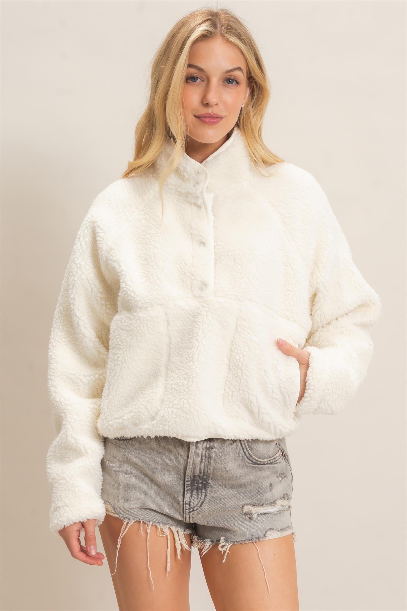 Wholesale Half-Zip Sherpa Jacket Sweatshirts HF26F130-D WHITE HYFVE