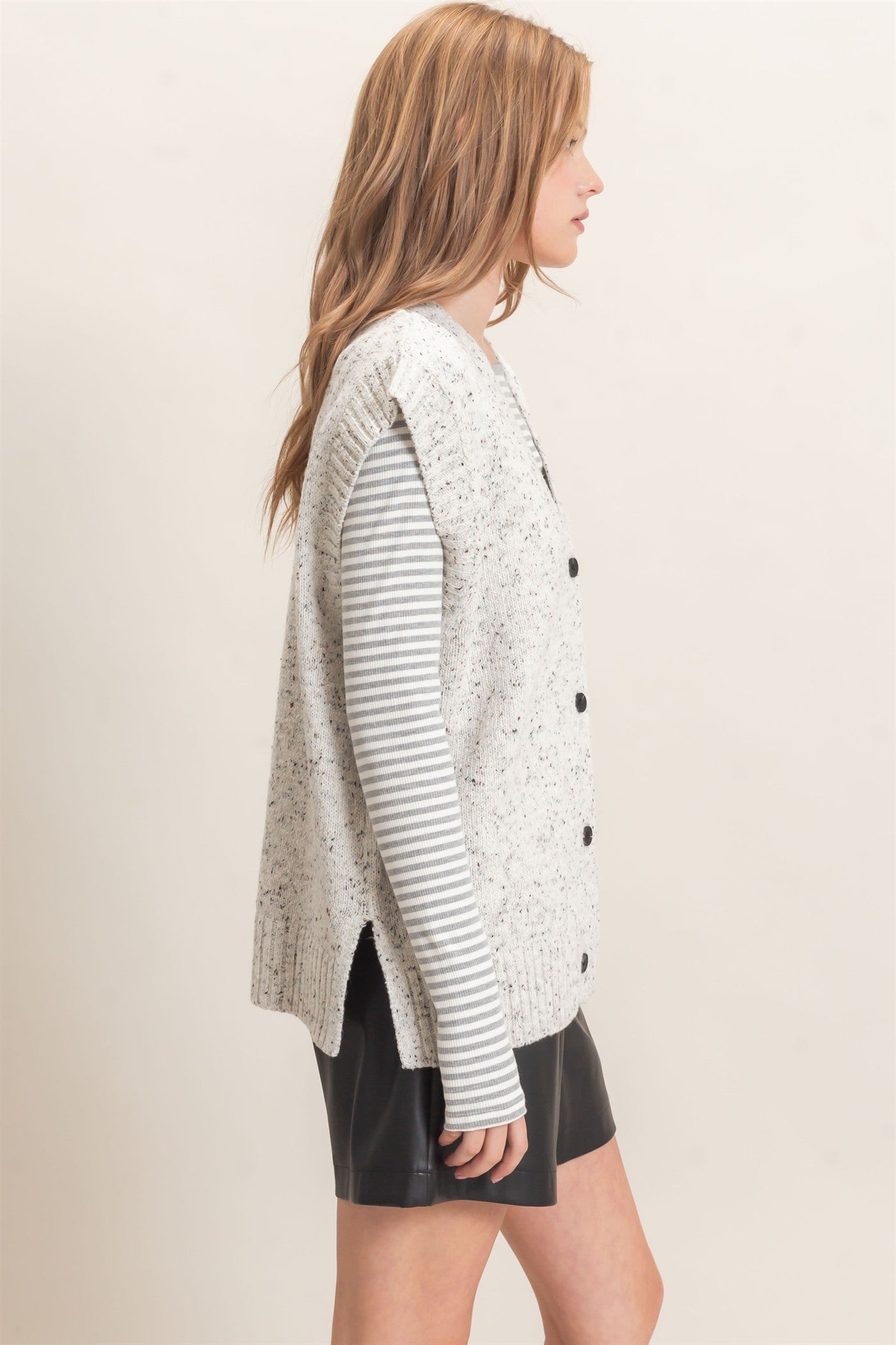 Wholesale V-Neck Knit Vest Sweaters HF26E484 OATMEAL HYFVE