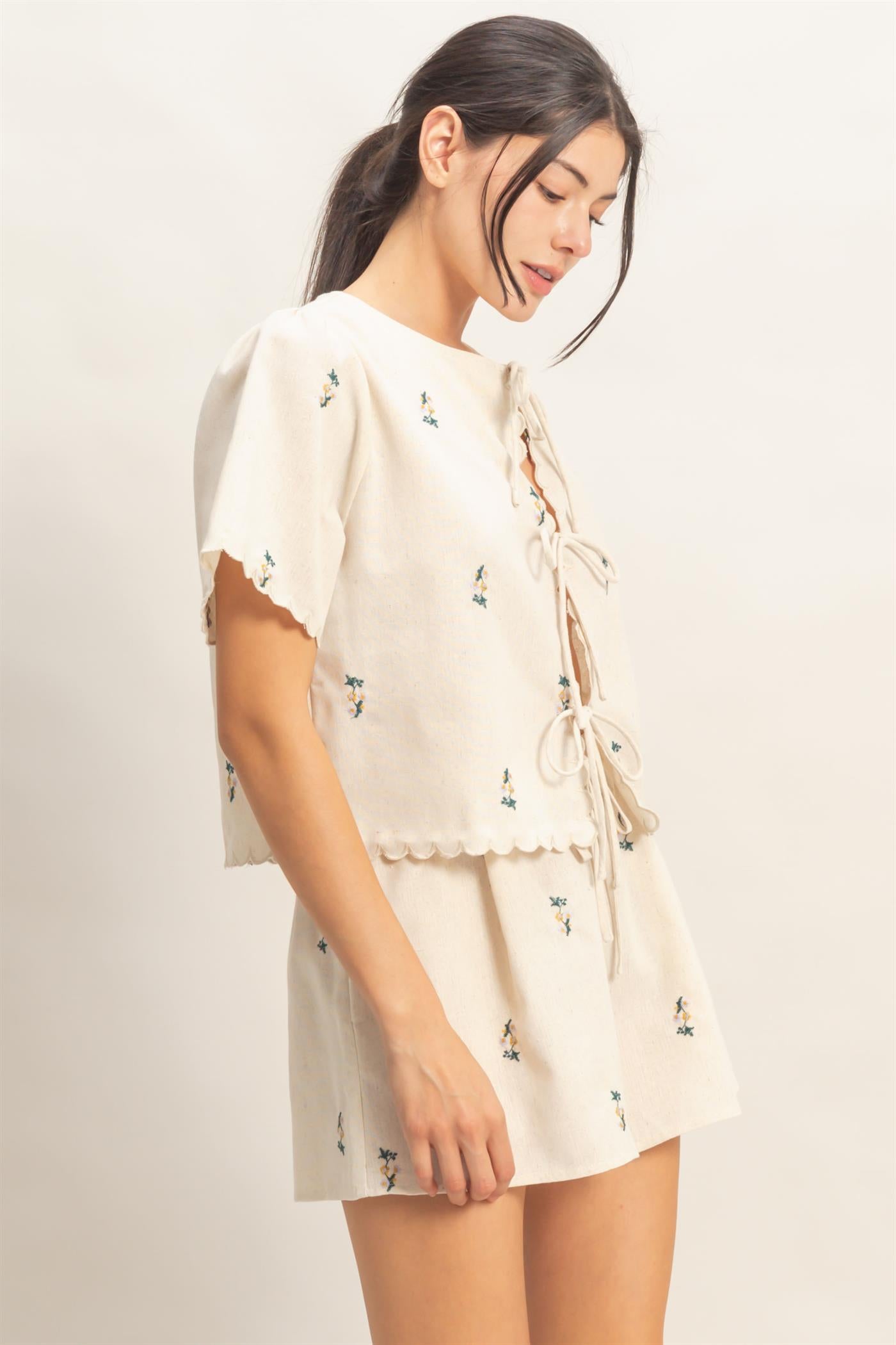 Wholesale Tie Front Scallop Hem Top Clothing Tops HF26A861 OATMEAL/GREEN COMBO HYFVE