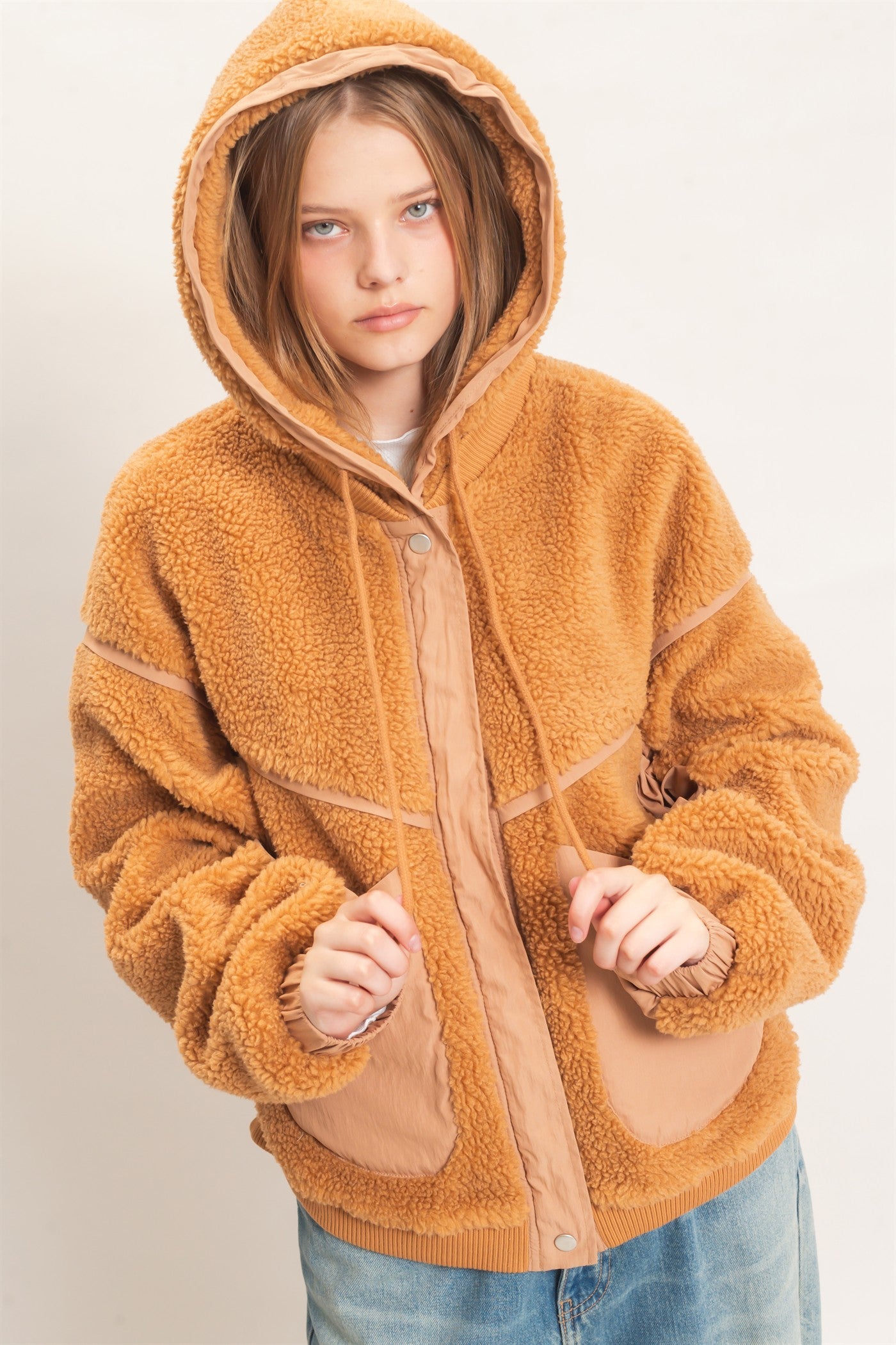 Wholesale Contrast Panel Sherpa Hooded Jacket Hoodies HF26E989 CAMEL HYFVE