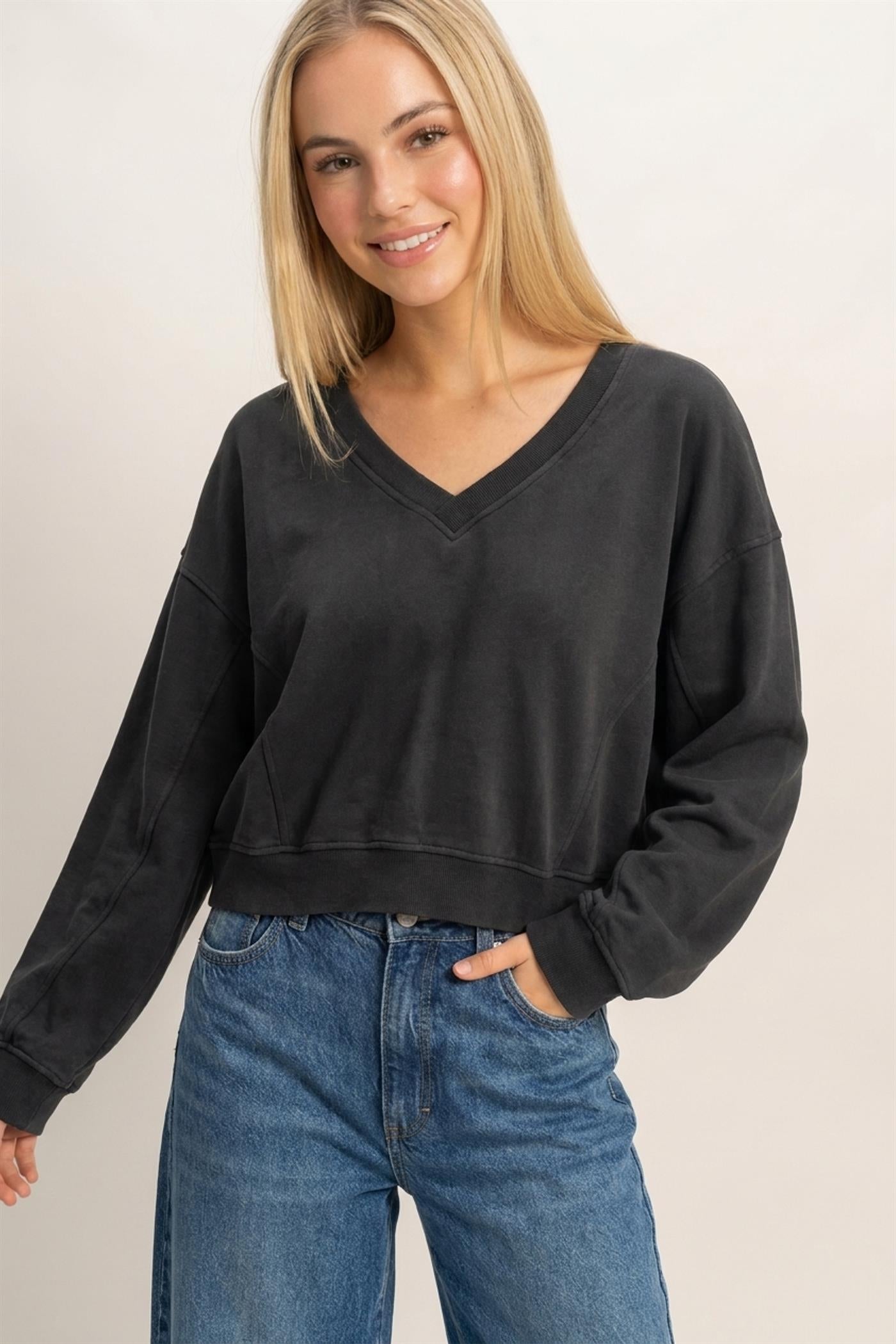 Wholesale Snow Wash V-Neck Sweatshirt Sweatshirts DZ26C844 BLACK DOUBLE ZERO