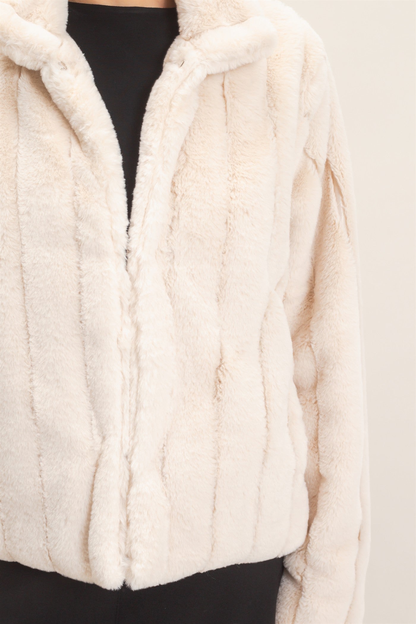 Wholesale Faux Fur Jacket Coats & Jackets HF26F203 IVORY HYFVE