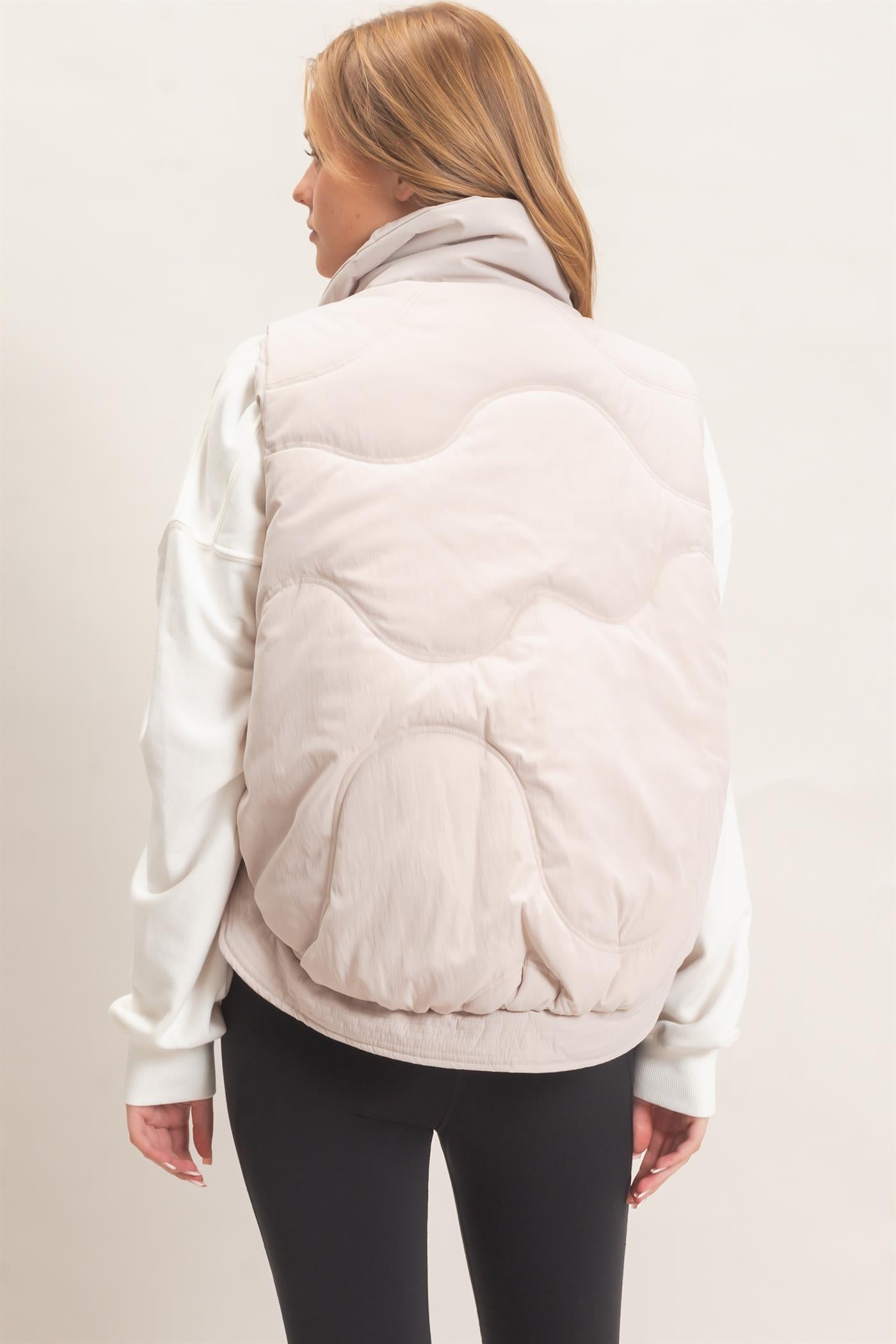 Wholesale Quilted Funnel Neck Puffer Vest Vests HF26F168 ECRU HYFVE