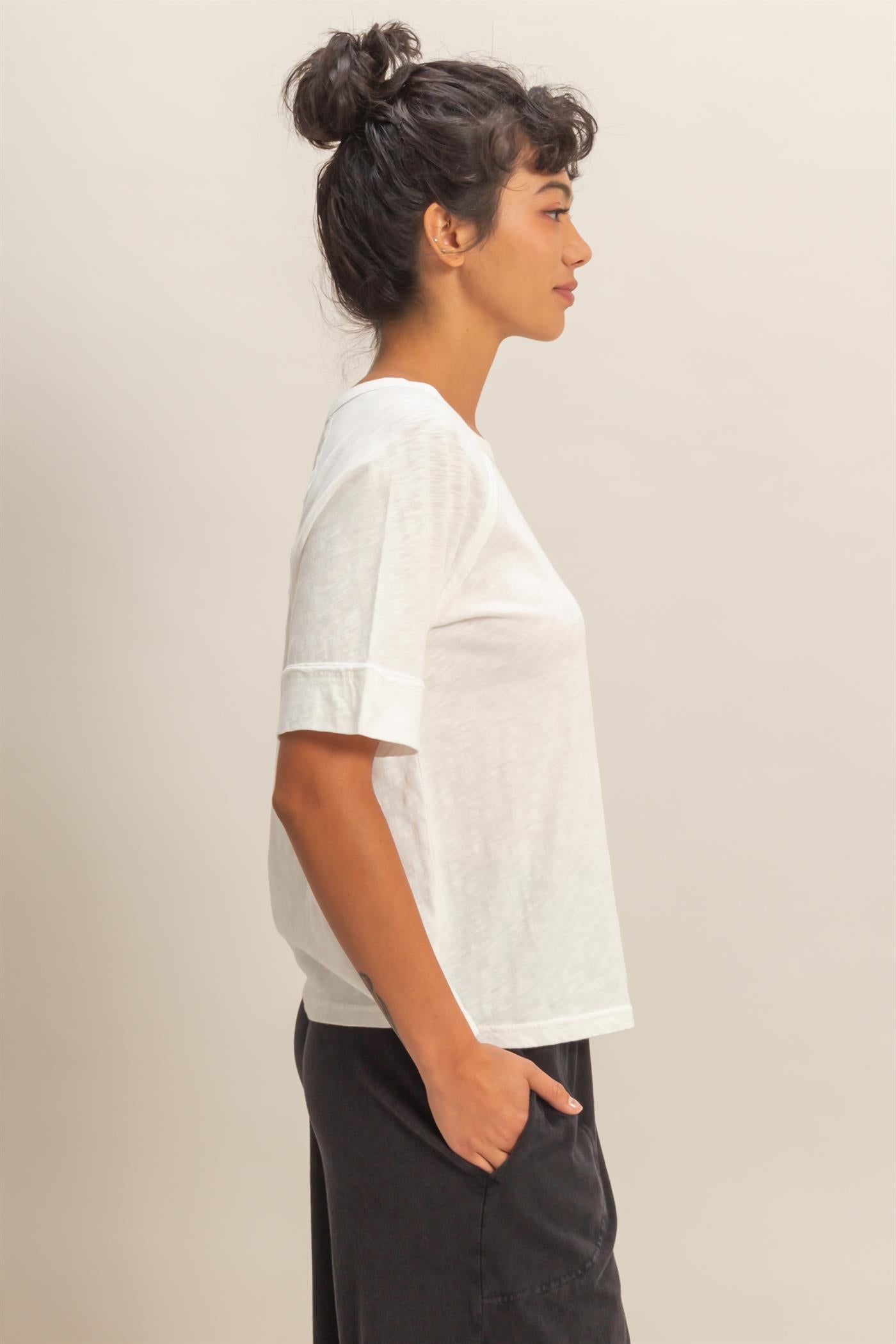 Wholesale Acid Wash Raw Seam Raglan Short Sleeve Tee Clothing Tops DZ26A655 WHITE HYFVE