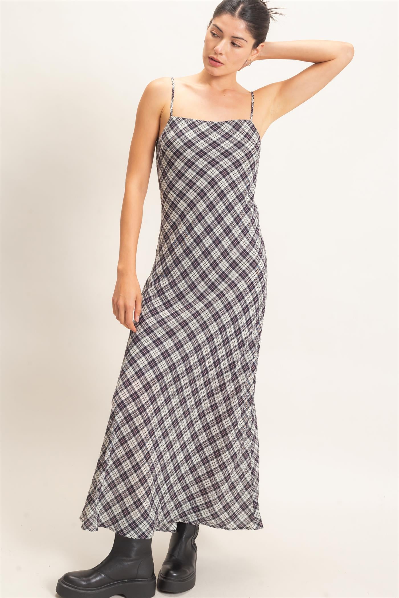 Wholesale Plaid Spaghetti Strap Maxi Dress Dresses HF26E573 BLACK HYFVE