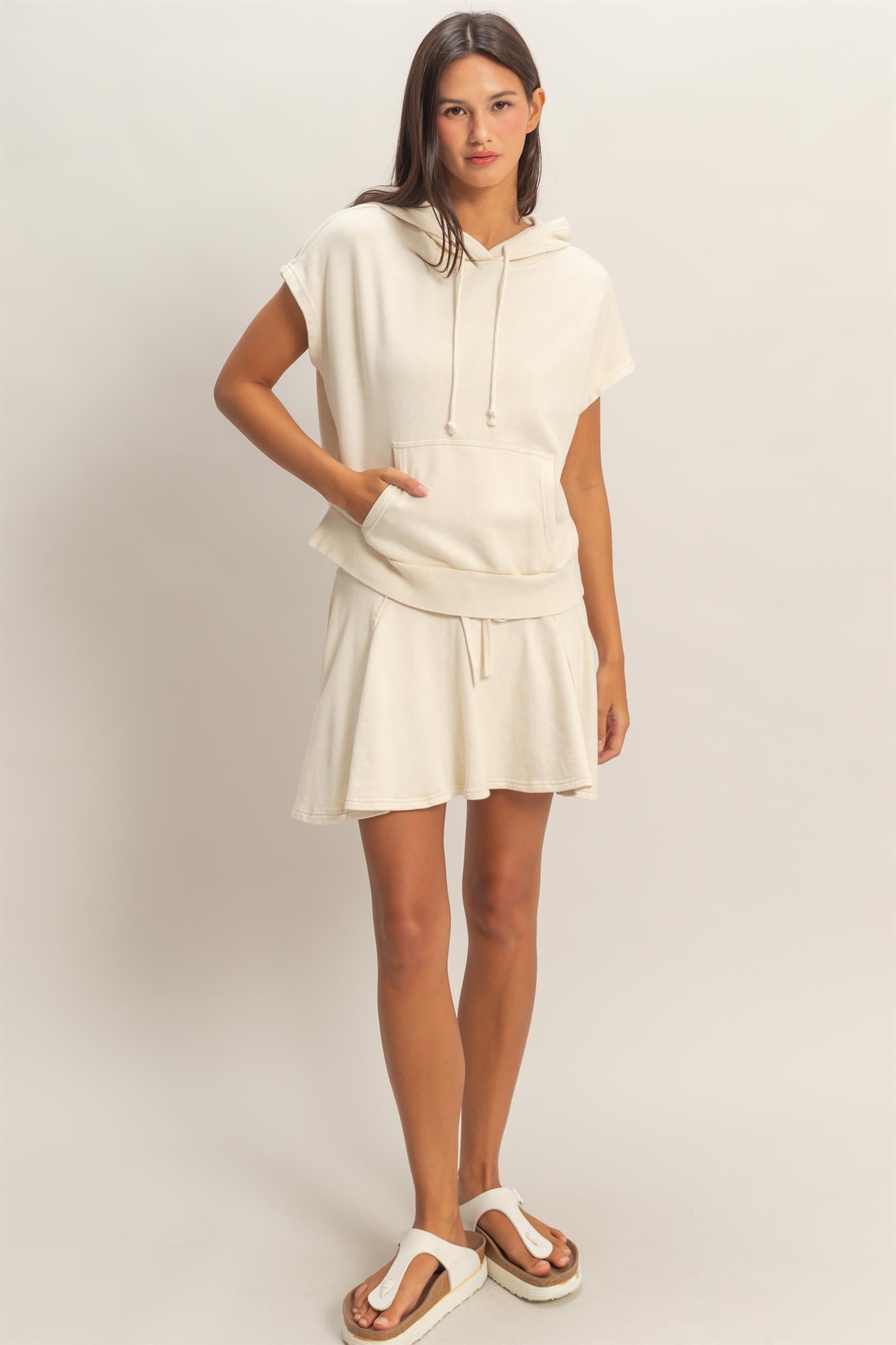 Wholesale Acid Washed Sleeveless Hooded Kangaroo Pocket Top Hoodies DZ26A411 ALPACA DOUBLE ZERO