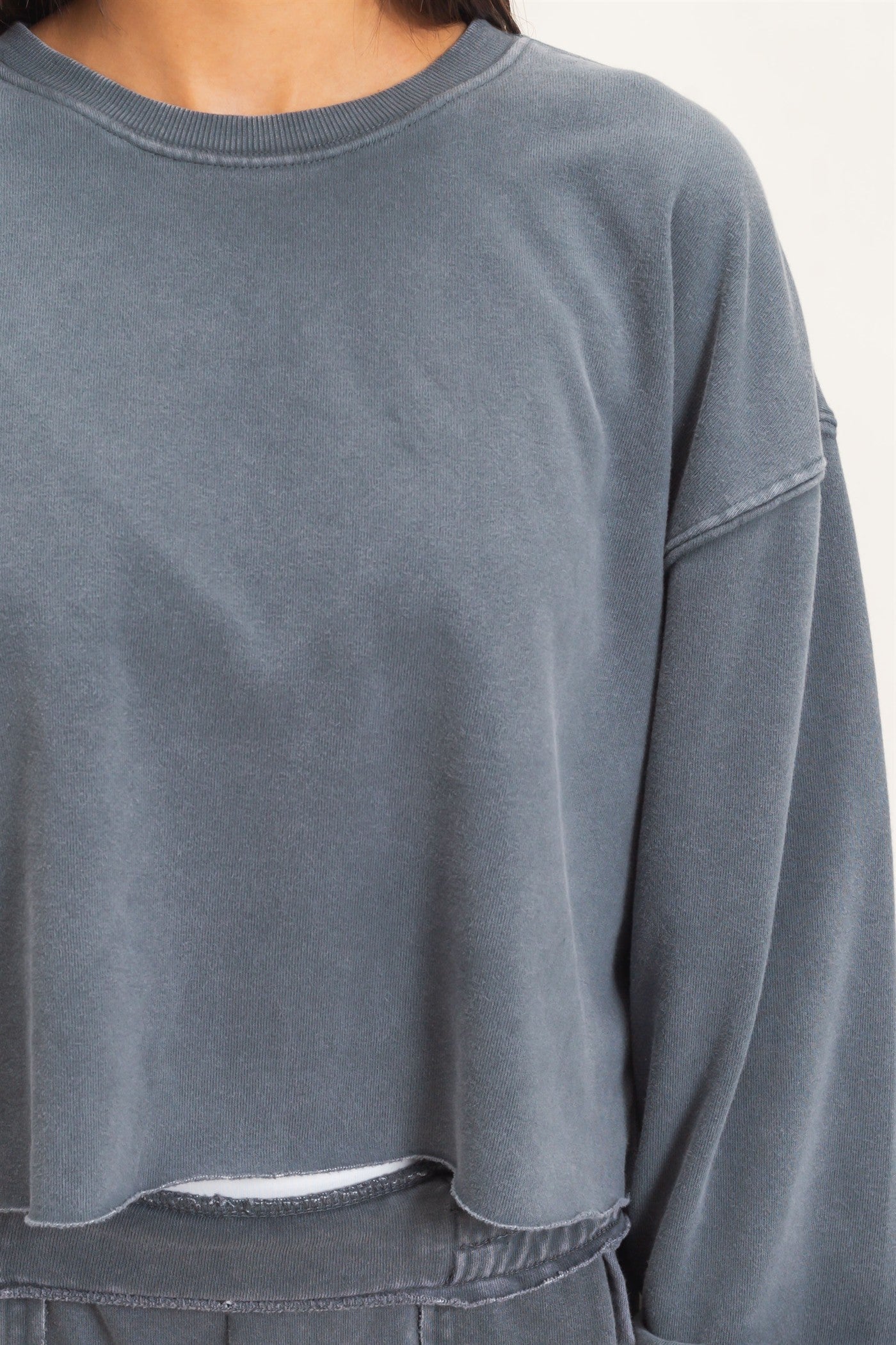 Wholesale Mineral Wash Raw Hem Cropped Sweatshirt Sweatshirts DZ26C968 DARK GRAY DOUBLE ZERO
