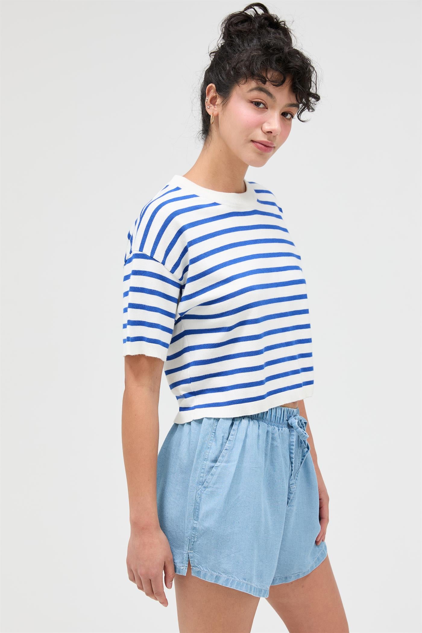 Wholesale Round Neck Striped Crop Top Clothing Tops DZ26A051 BLUE DOUBLE ZERO