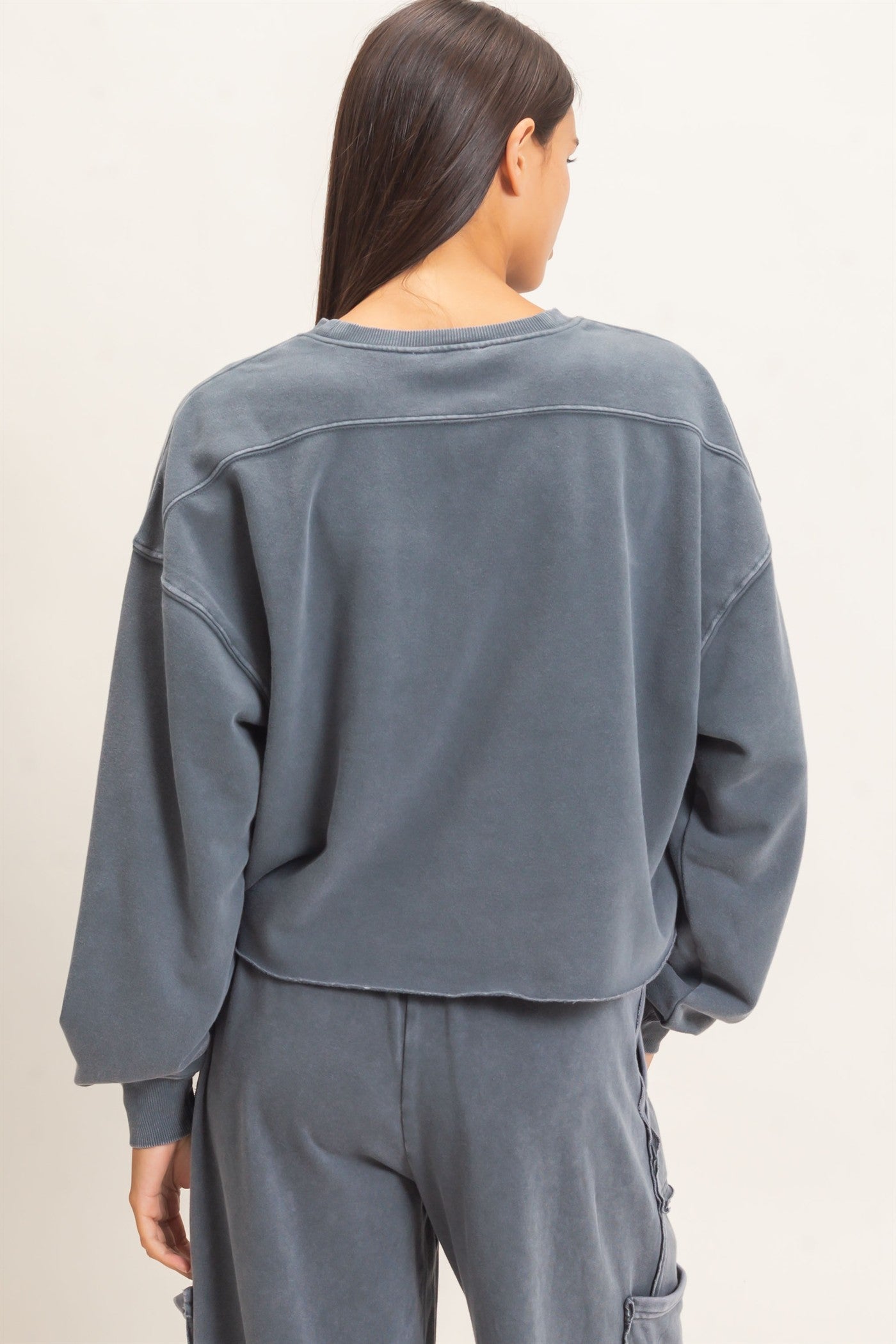 Wholesale Mineral Wash Raw Hem Cropped Sweatshirt Sweatshirts DZ26C968 DARK GRAY DOUBLE ZERO
