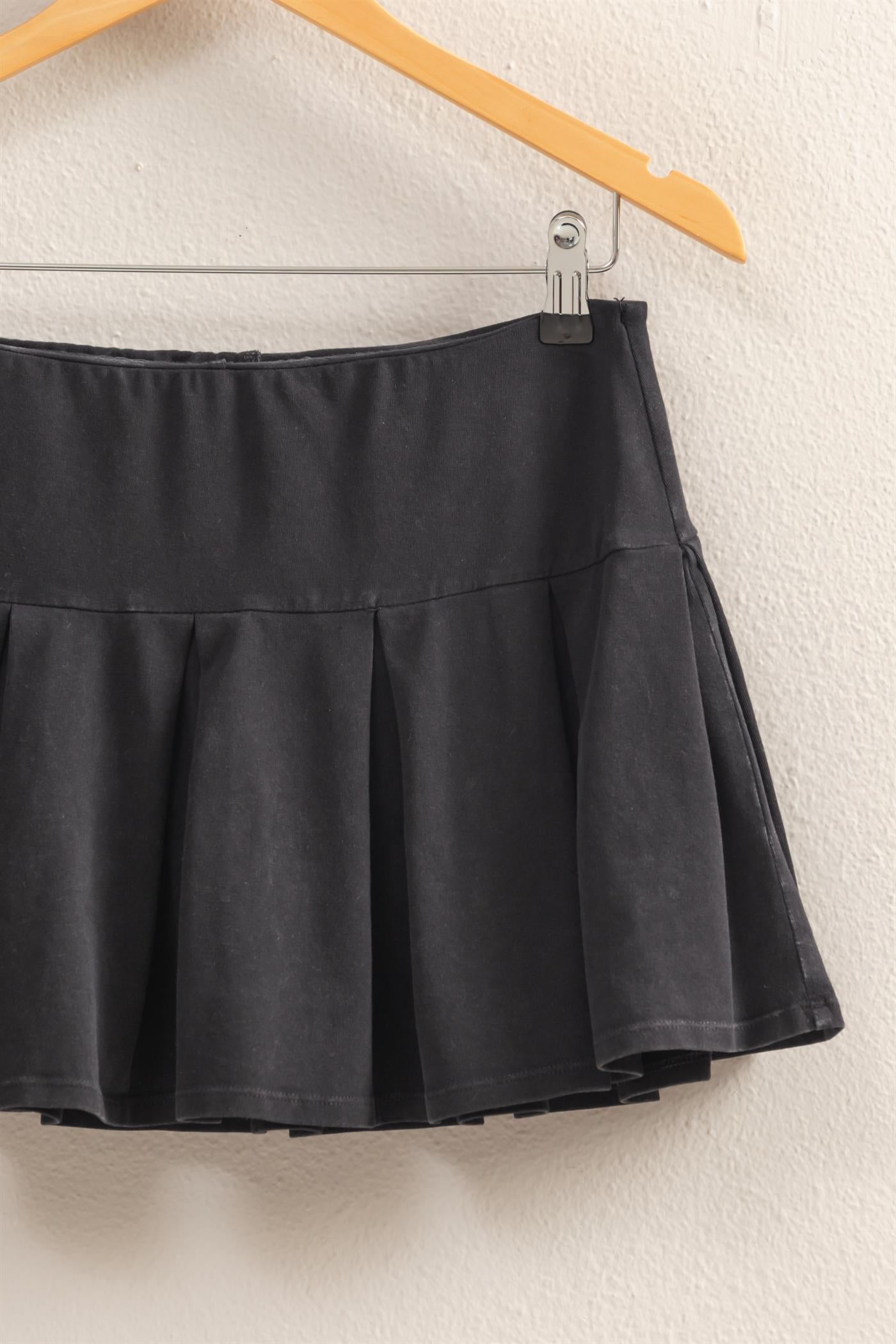 Wholesale Mid Rise Pleated Mini Skort Skorts DZ25A930 BLACK DOUBLE ZERO