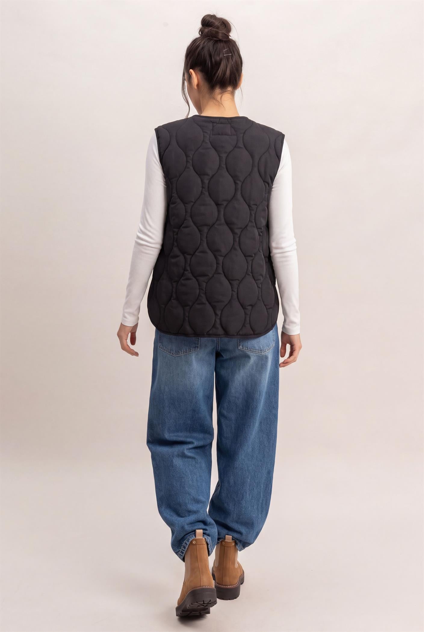 Wholesale Quilted Vest With Pockets Vests DZ26F336 BLACK DOUBLE ZERO