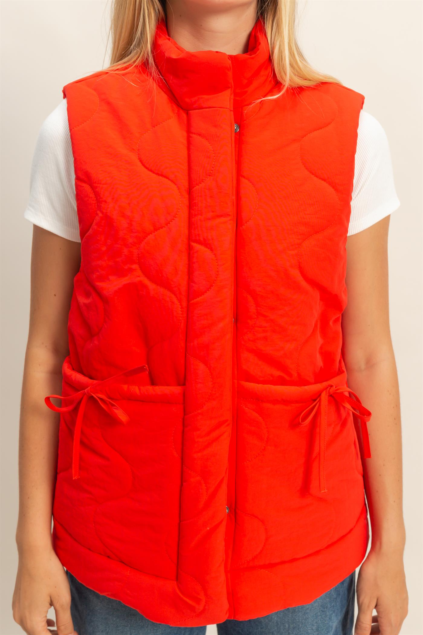Wholesale Wave Quilted Ribbon Tie Detailed Puffer Vest Vests HF25E498 RED HYFVE