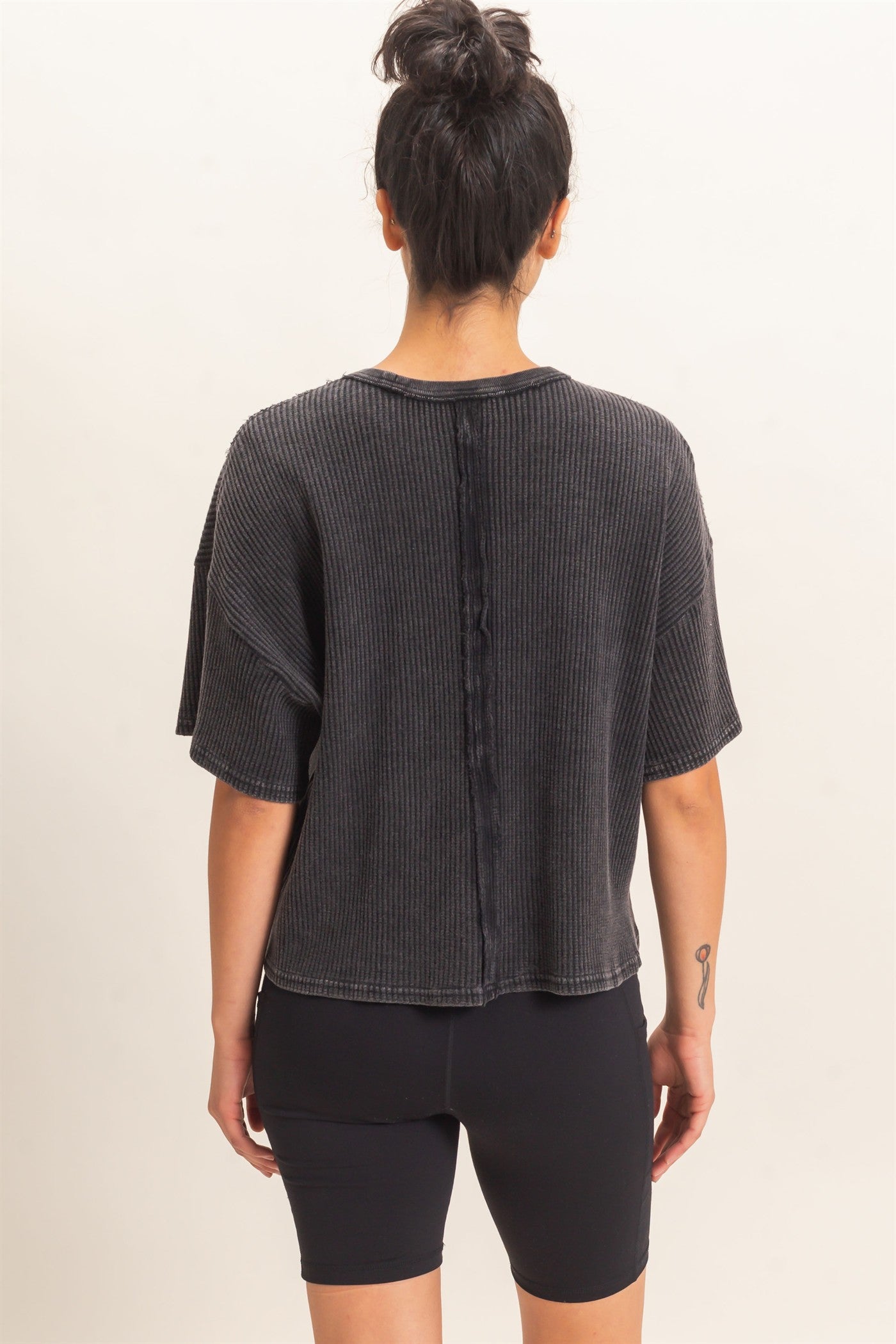Wholesale Mineral Wash Waffle Knit Pocket Top Clothing Tops DZ26E222 BLACK DOUBLE ZERO
