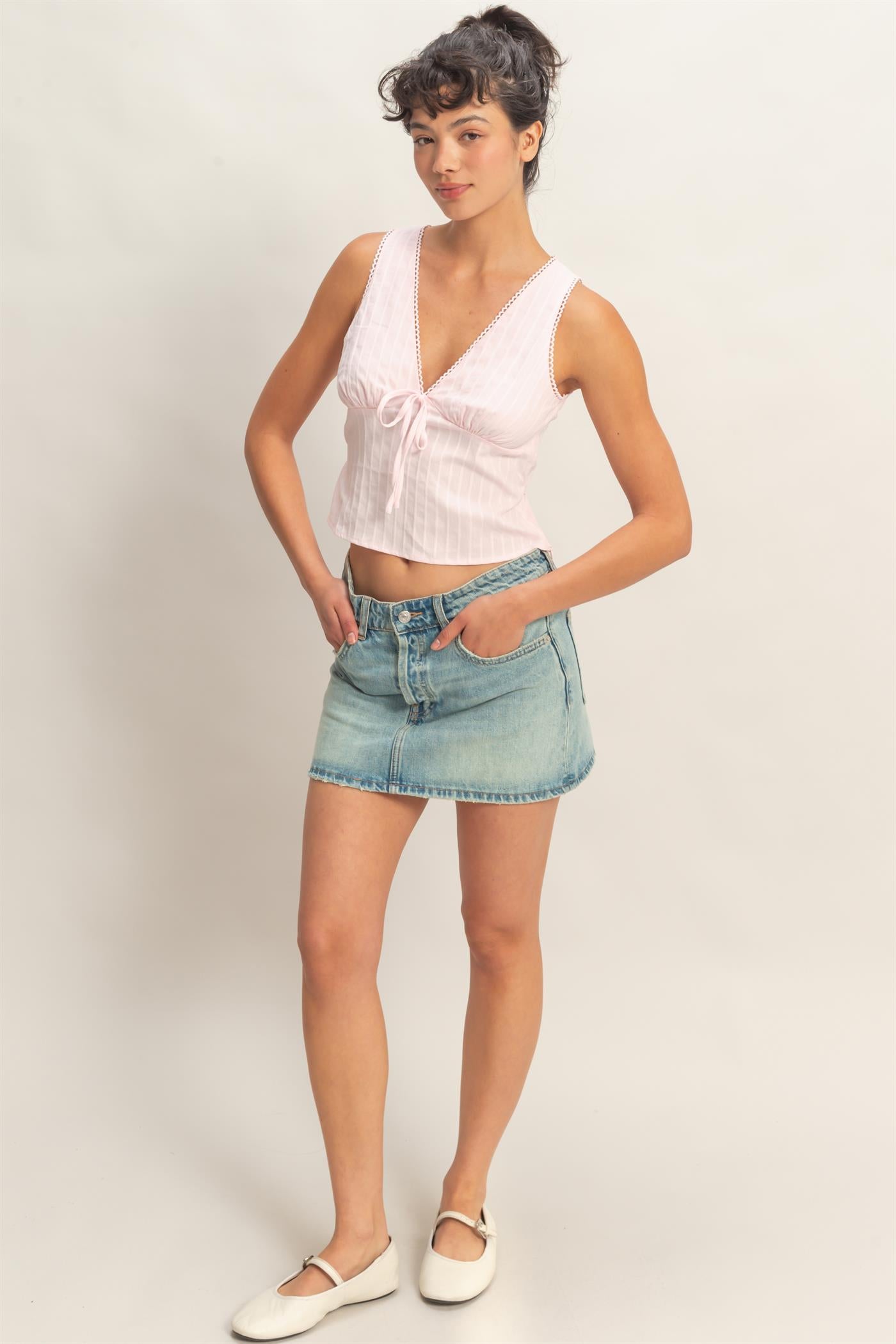 Wholesale Sleeveless Scallop Trim V-Neck Tie-Back Top Clothing Tops DZ26C185 SOFT PINK DOUBLE ZERO