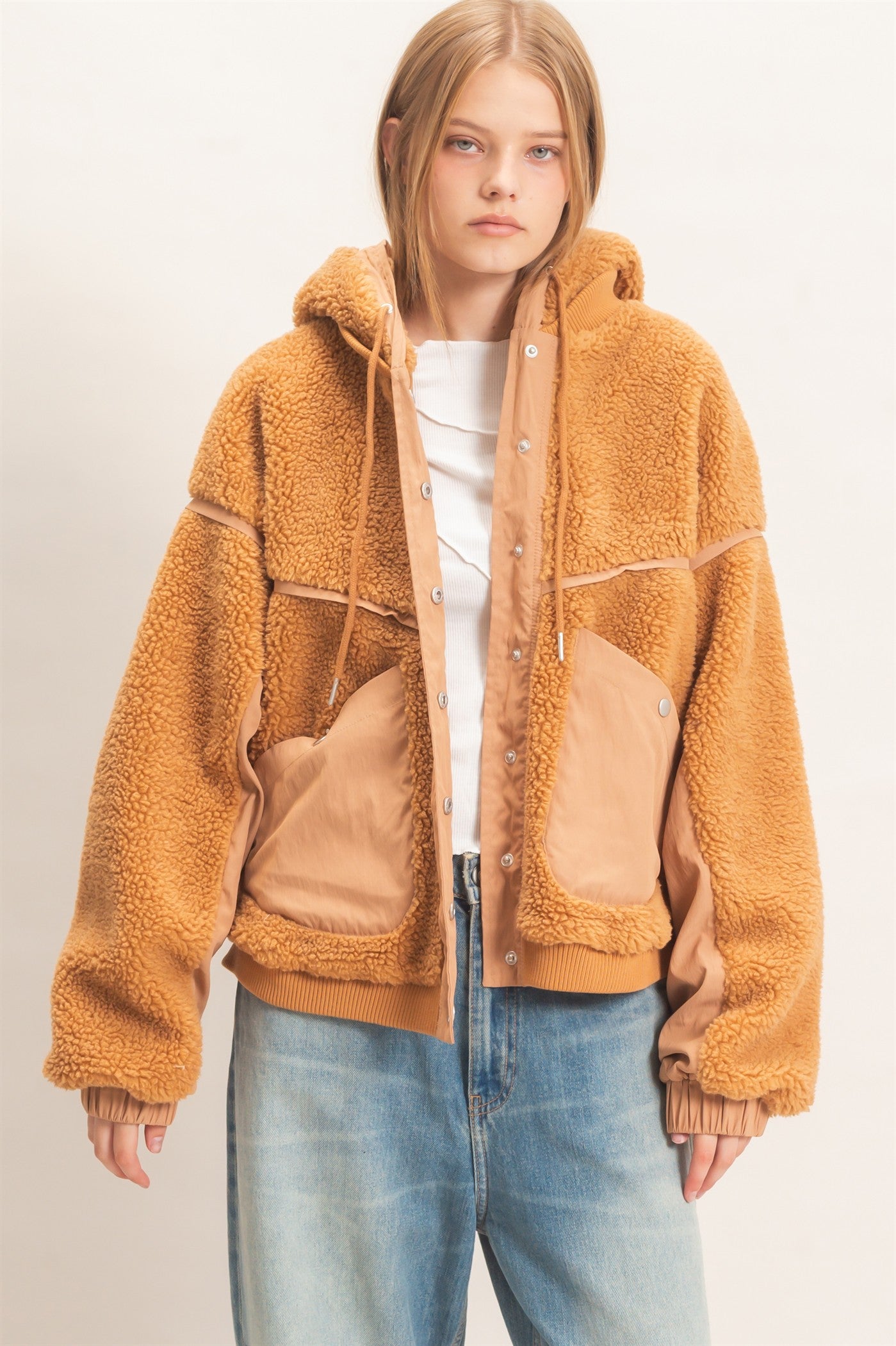 Wholesale Contrast Panel Sherpa Hooded Jacket Hoodies HF26E989 CAMEL HYFVE