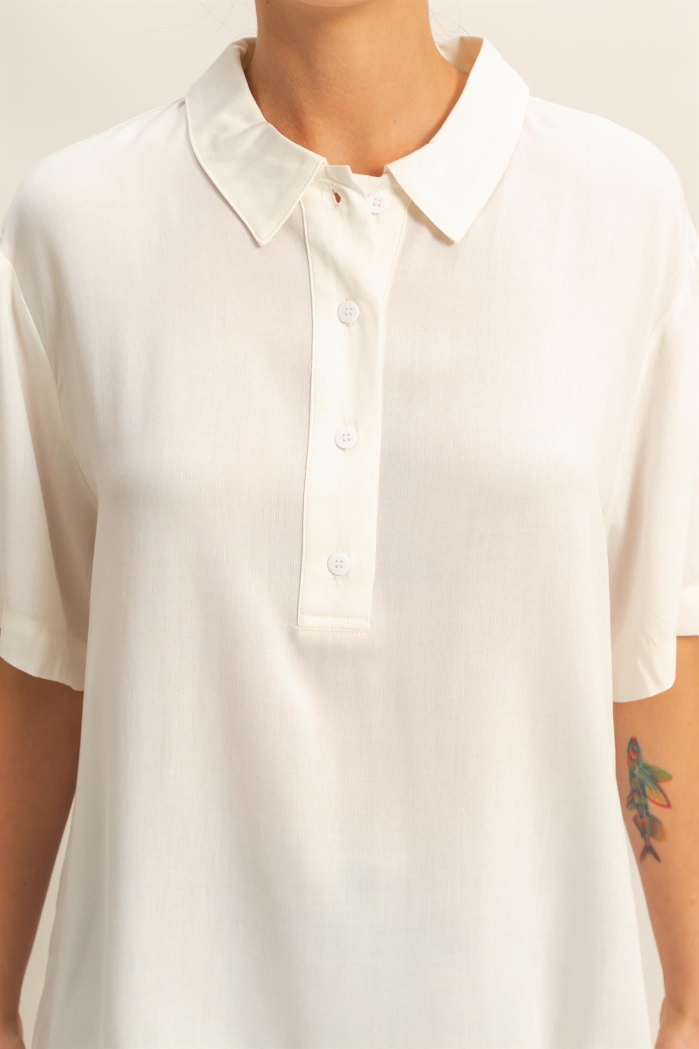 Wholesale Woven Half Button-Up Relaxed Top Clothing Tops DZ25C814 WHITE DOUBLE ZERO
