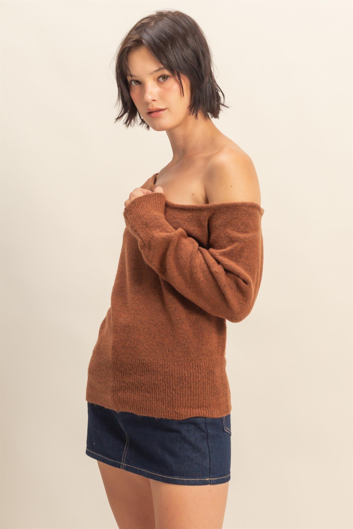 Wholesale Asymmetric Off-Shoulder Sweater Sweaters DZ25F121 CHESTNUT DOUBLE ZERO