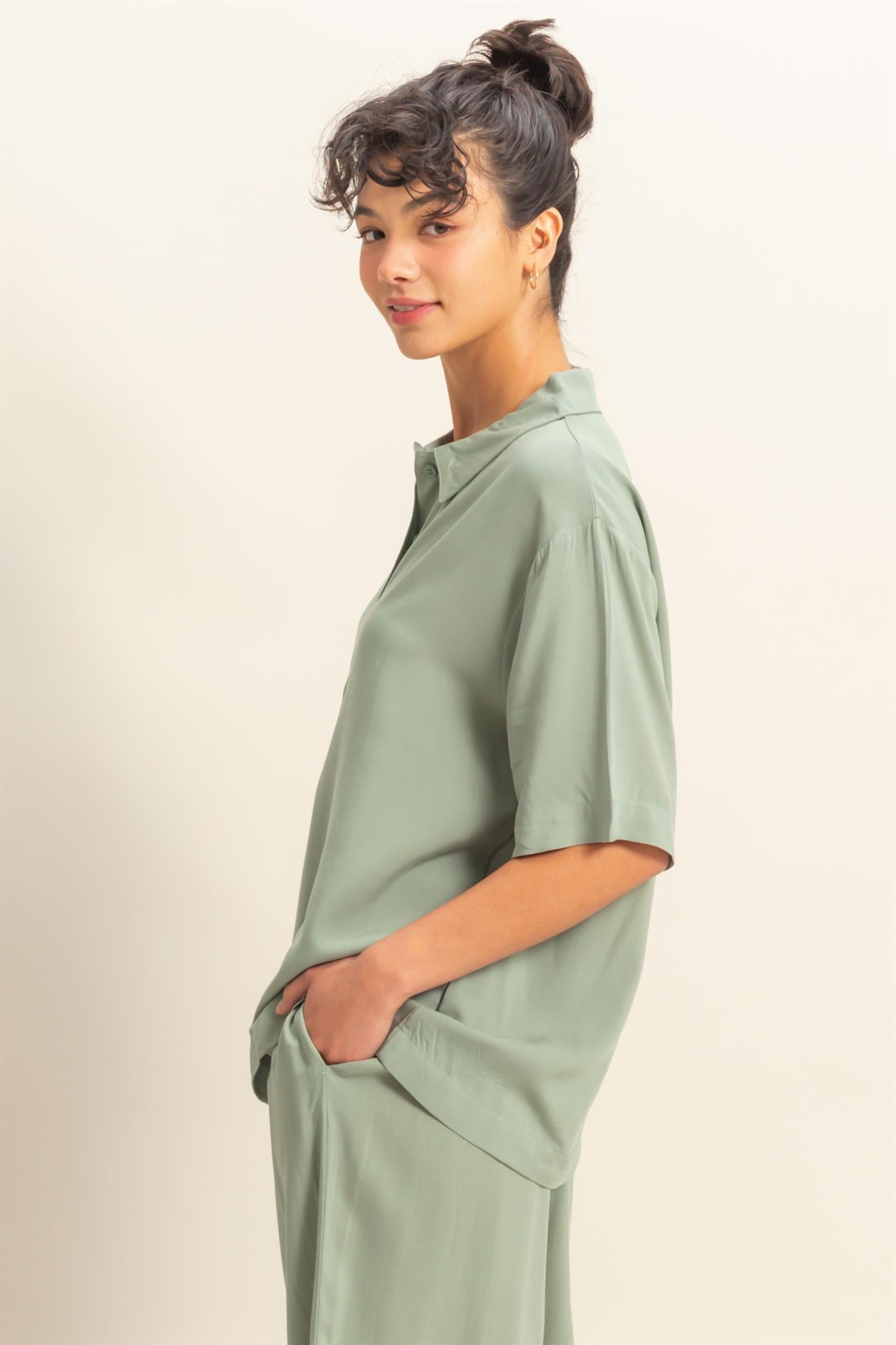 Wholesale Woven Half Button-Up Relaxed Top Clothing Tops DZ25C814 SAGE GREEN DOUBLE ZERO