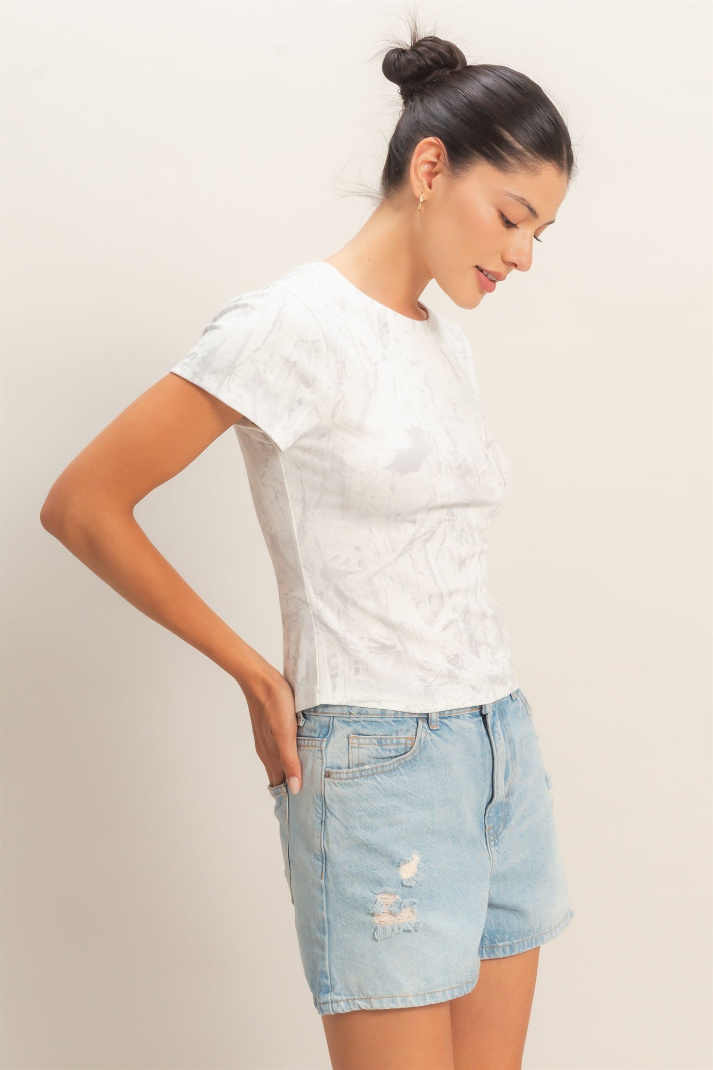 Wholesale Fitted Crew Neck T-Shirt T-Shirts HF26C893 SILVER HYFVE