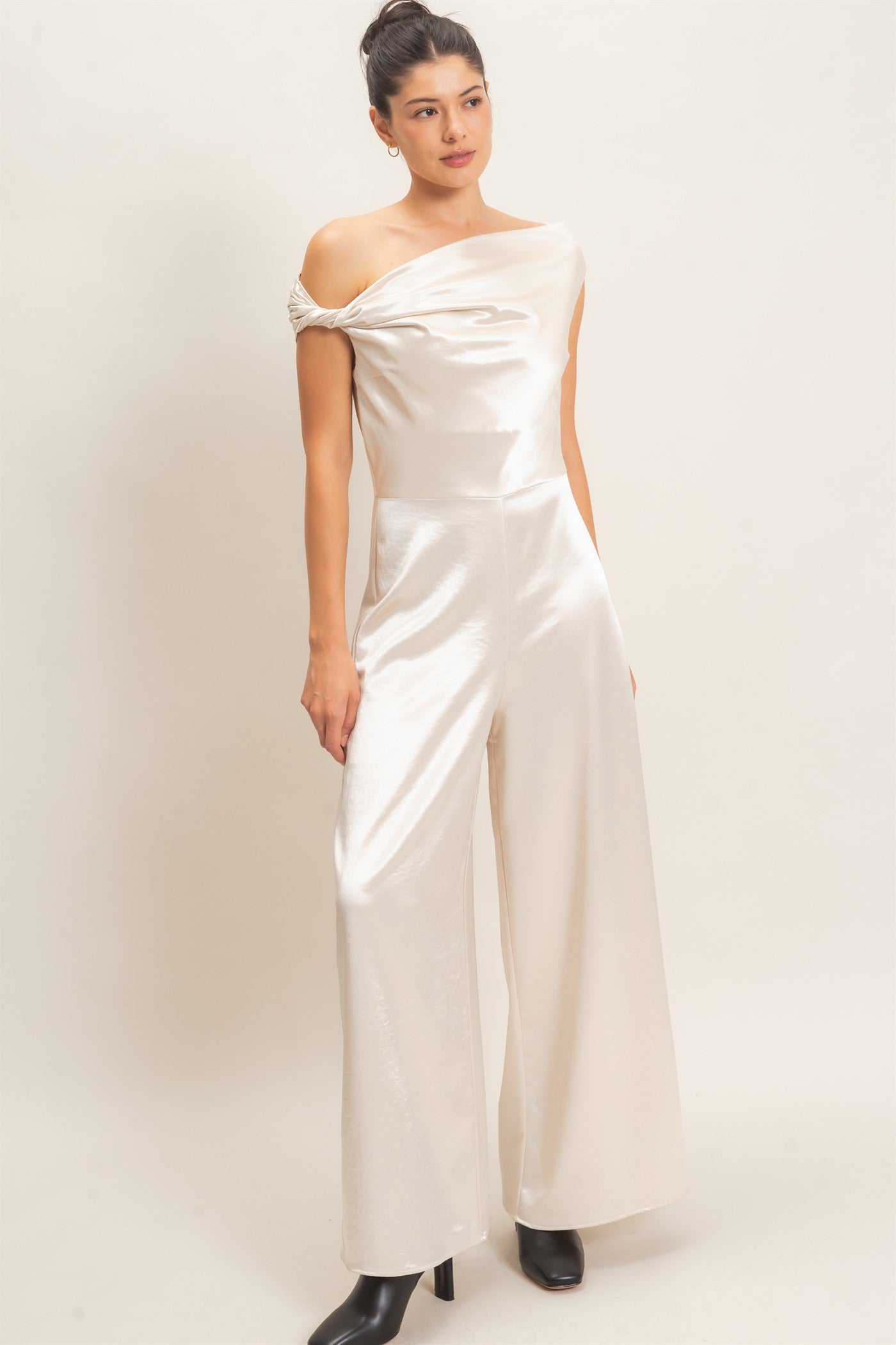 Wholesale Asymmetrical Cowl Neck Wide Leg Jumpsuit Clothing HF26F009 PEARL HYFVE