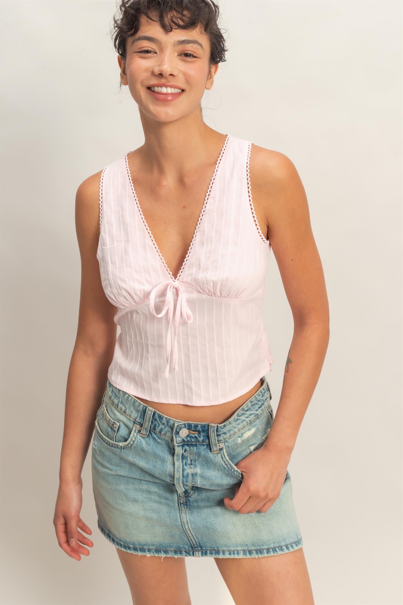 Wholesale Sleeveless Scallop Trim V-Neck Tie-Back Top Clothing Tops DZ26C185 SOFT PINK DOUBLE ZERO