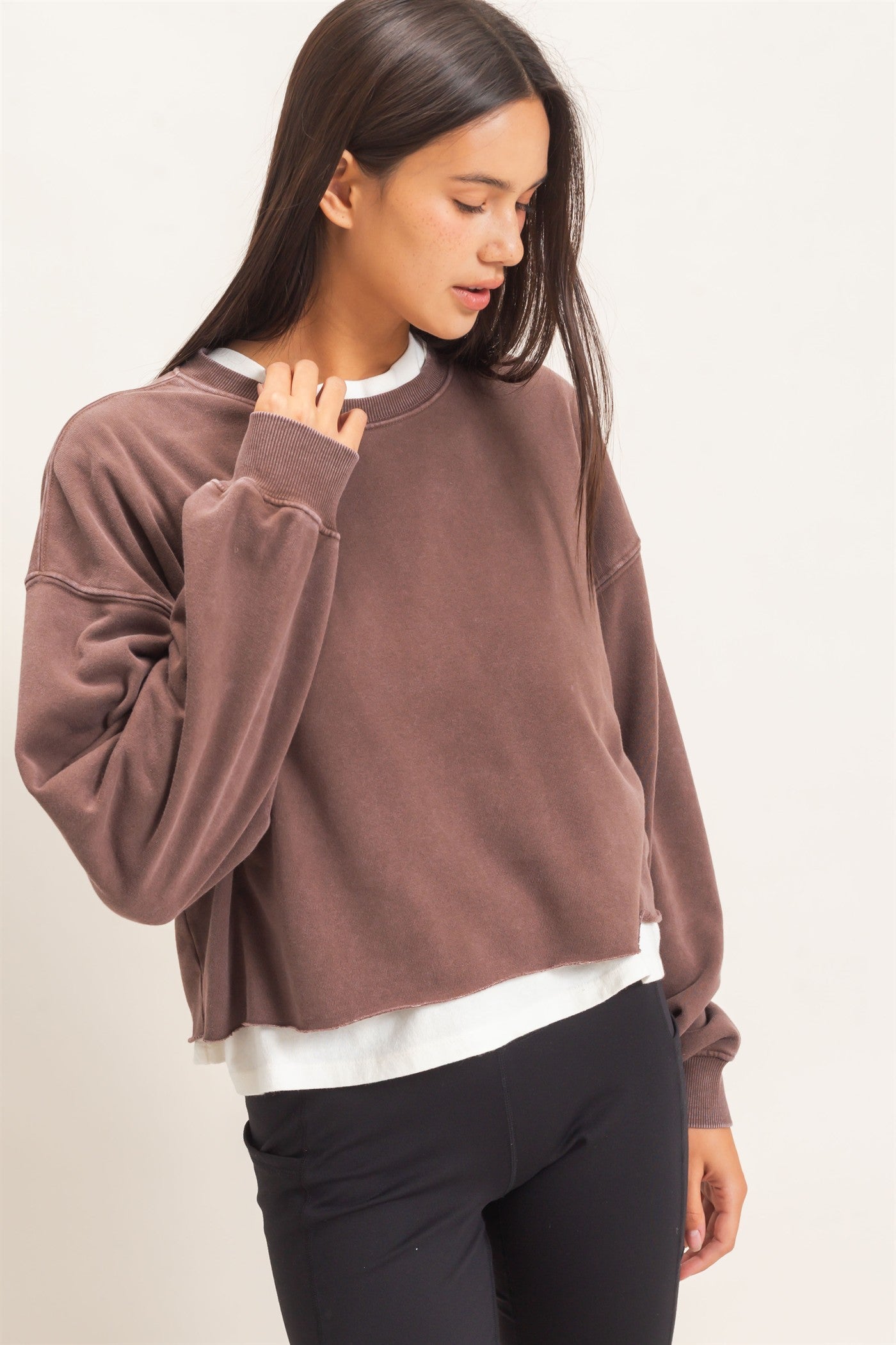 Wholesale Mineral Wash Raw Hem Cropped Sweatshirt Sweatshirts DZ26C968 DARK BROWN DOUBLE ZERO