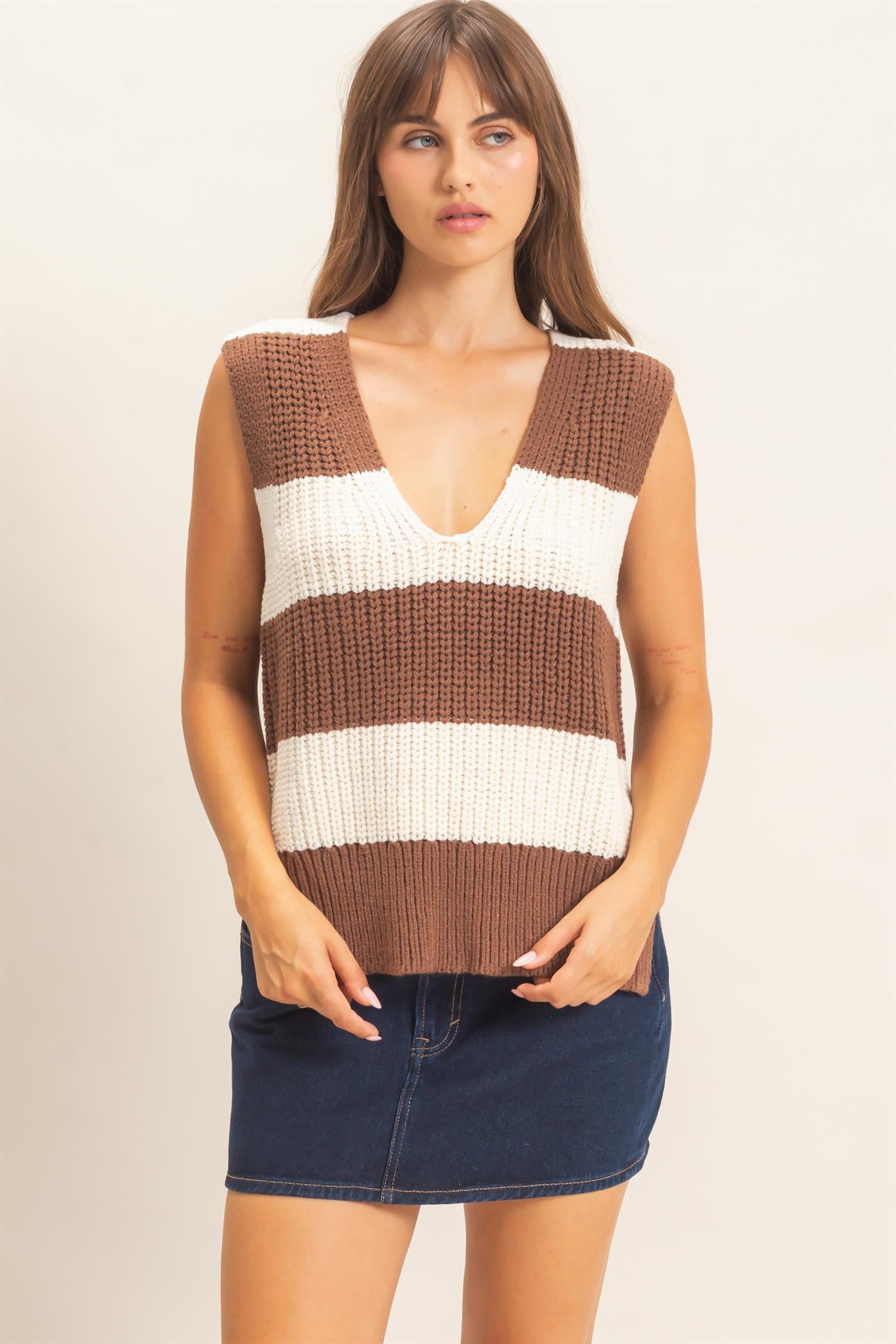 Wholesale V-Neck Striped Sweater Vest Sweaters HF26E482-D BROWN HYFVE