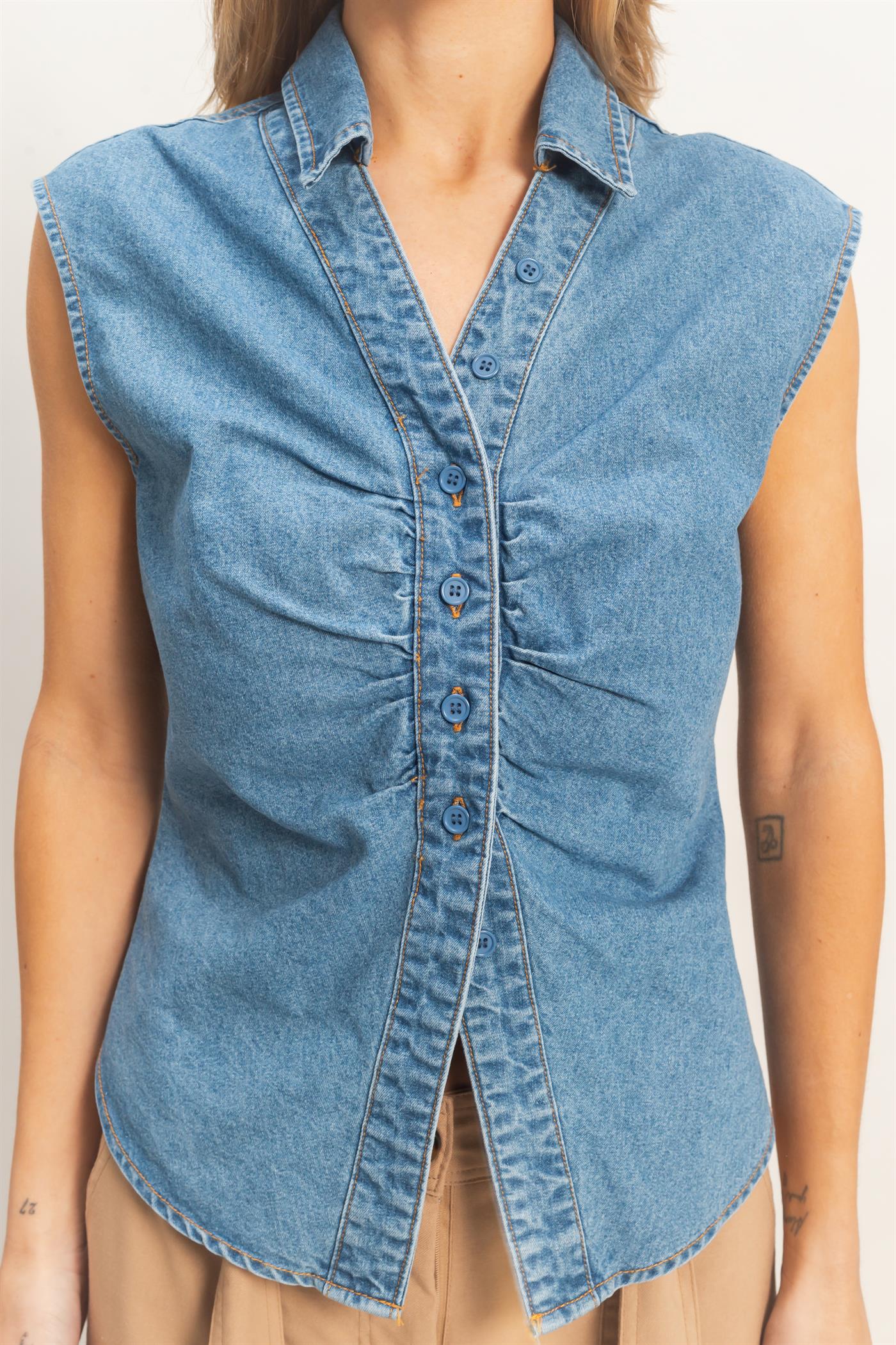 Wholesale Sleeveless Denim Button-Up Top Clothing Tops HF26C221 LIGHT BLUE HYFVE