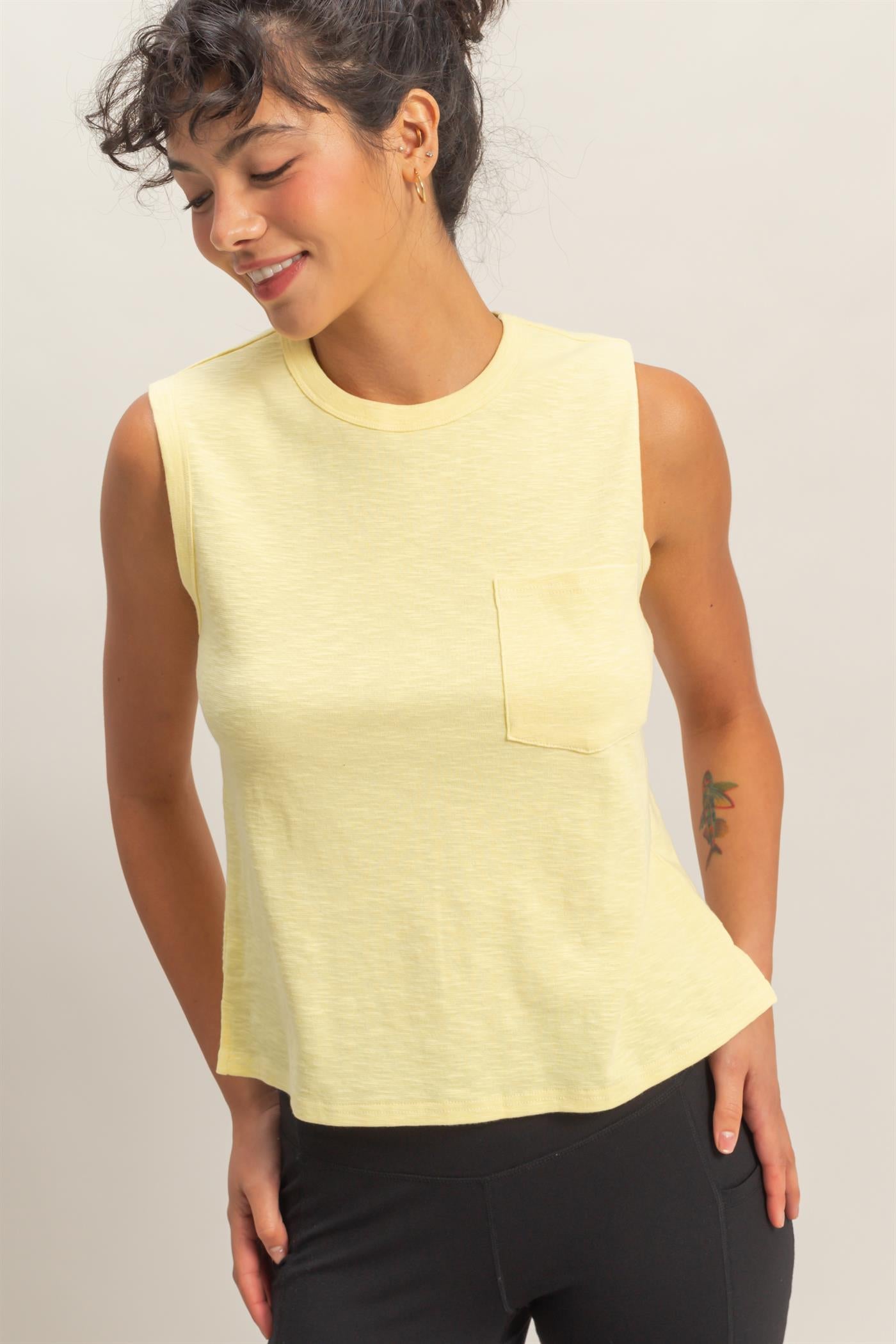Wholesale Sleeveless Cotton Top With Pocket Clothing Tops DZ26A234 PALE YELLOW DOUBLE ZERO