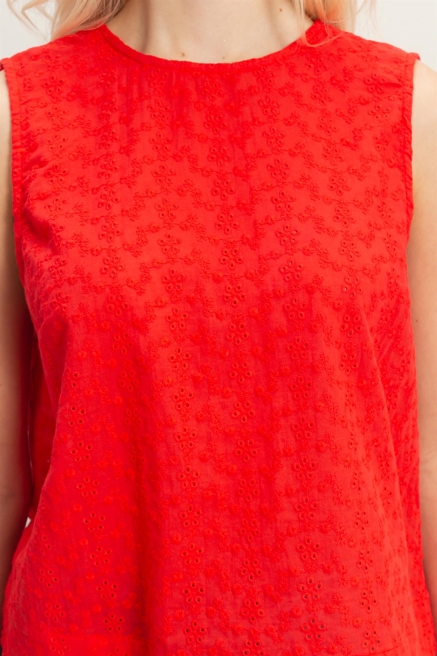 Wholesale Eyelet Sleeveless Top With Back Buttons Clothing Tops DZ26C541 RED DOUBLE ZERO