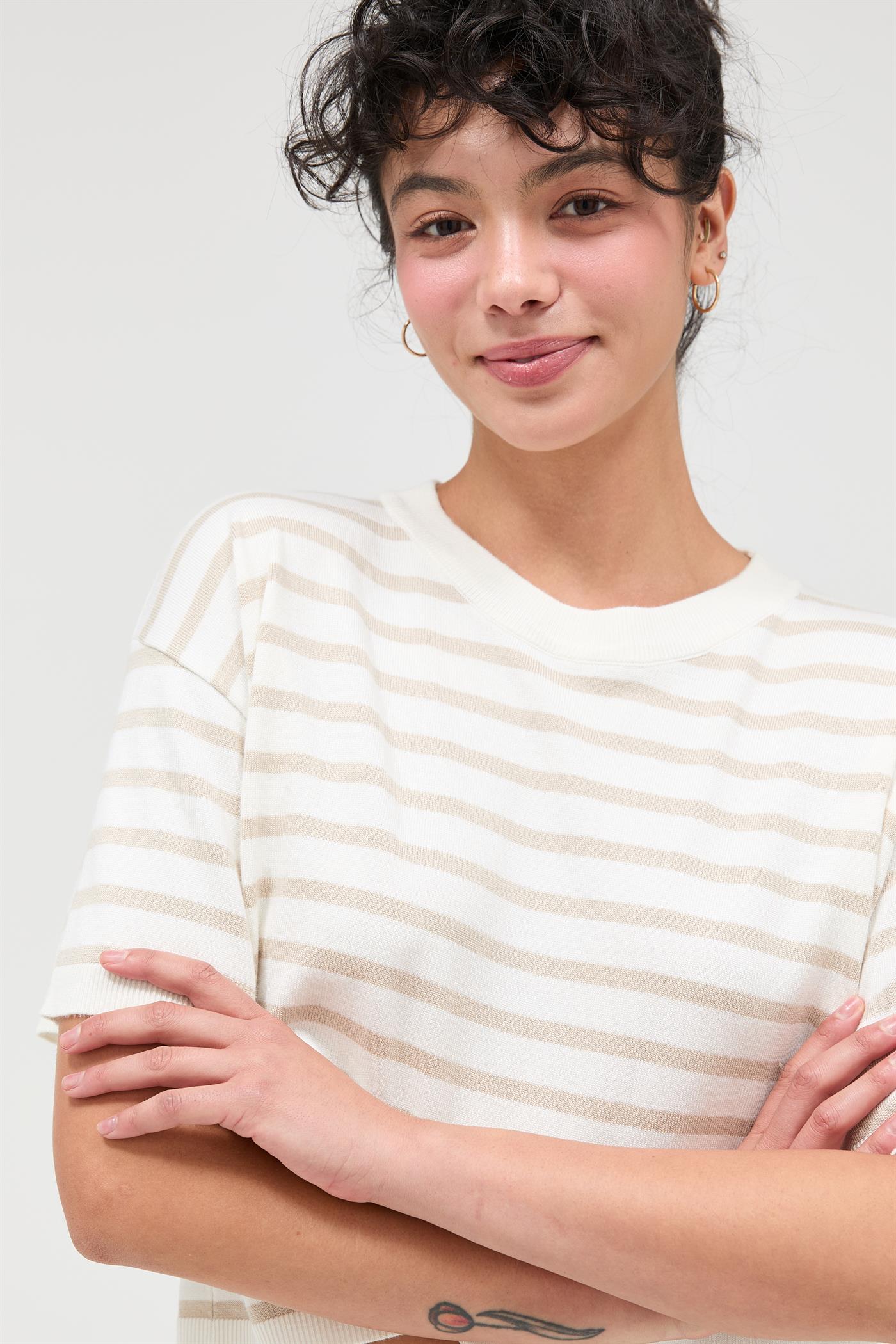 Wholesale Round Neck Striped Crop Top Clothing Tops DZ26A051 TAUPE DOUBLE ZERO