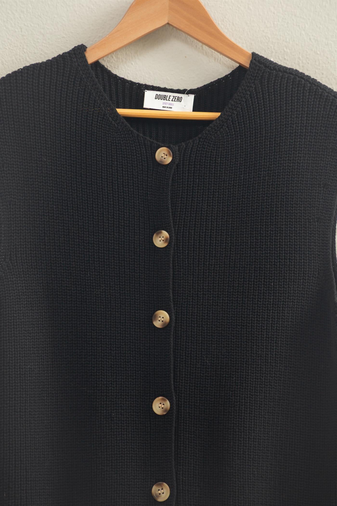 Wholesale Sleeveless Button-Up Ribbed Vest Sweaters DZ26A833 BLACK DOUBLE ZERO