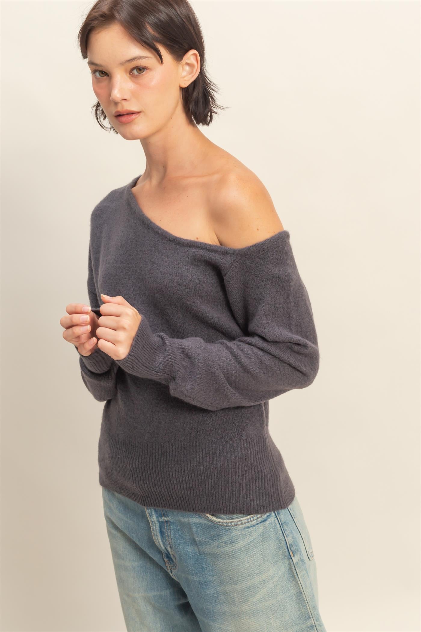 Wholesale Asymmetric Off-Shoulder Sweater Sweaters DZ25F121 CHARCOAL DOUBLE ZERO