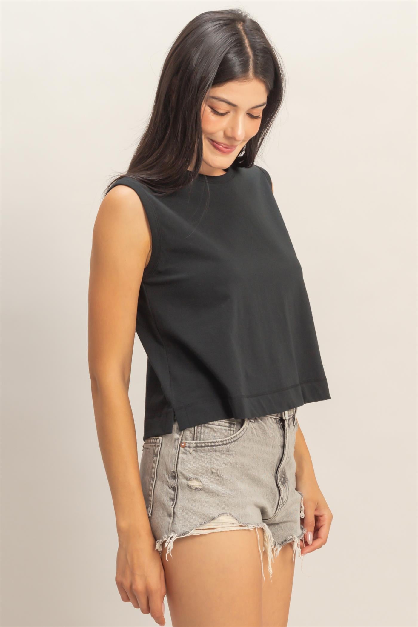 Wholesale Sleeveless Crew Neck Top With Back Pleats Clothing Tops DZ26A999 BLACK DOUBLE ZERO
