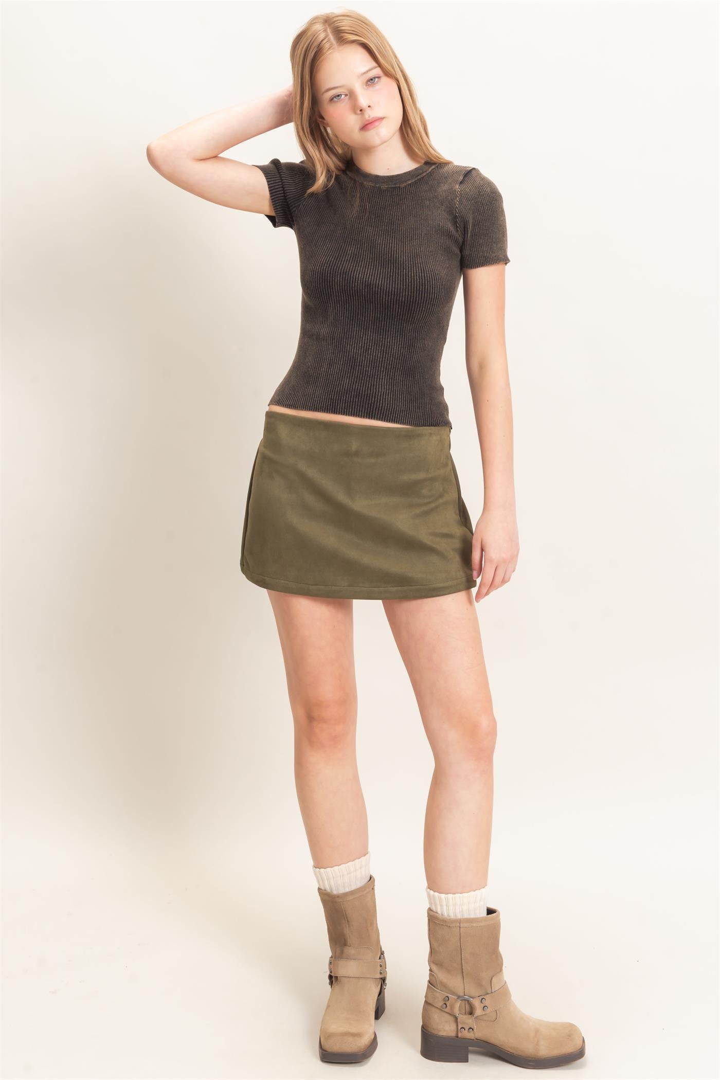 Wholesale Ribbed Crew Neck Top Clothing Tops HF26E473 BLACK HYFVE