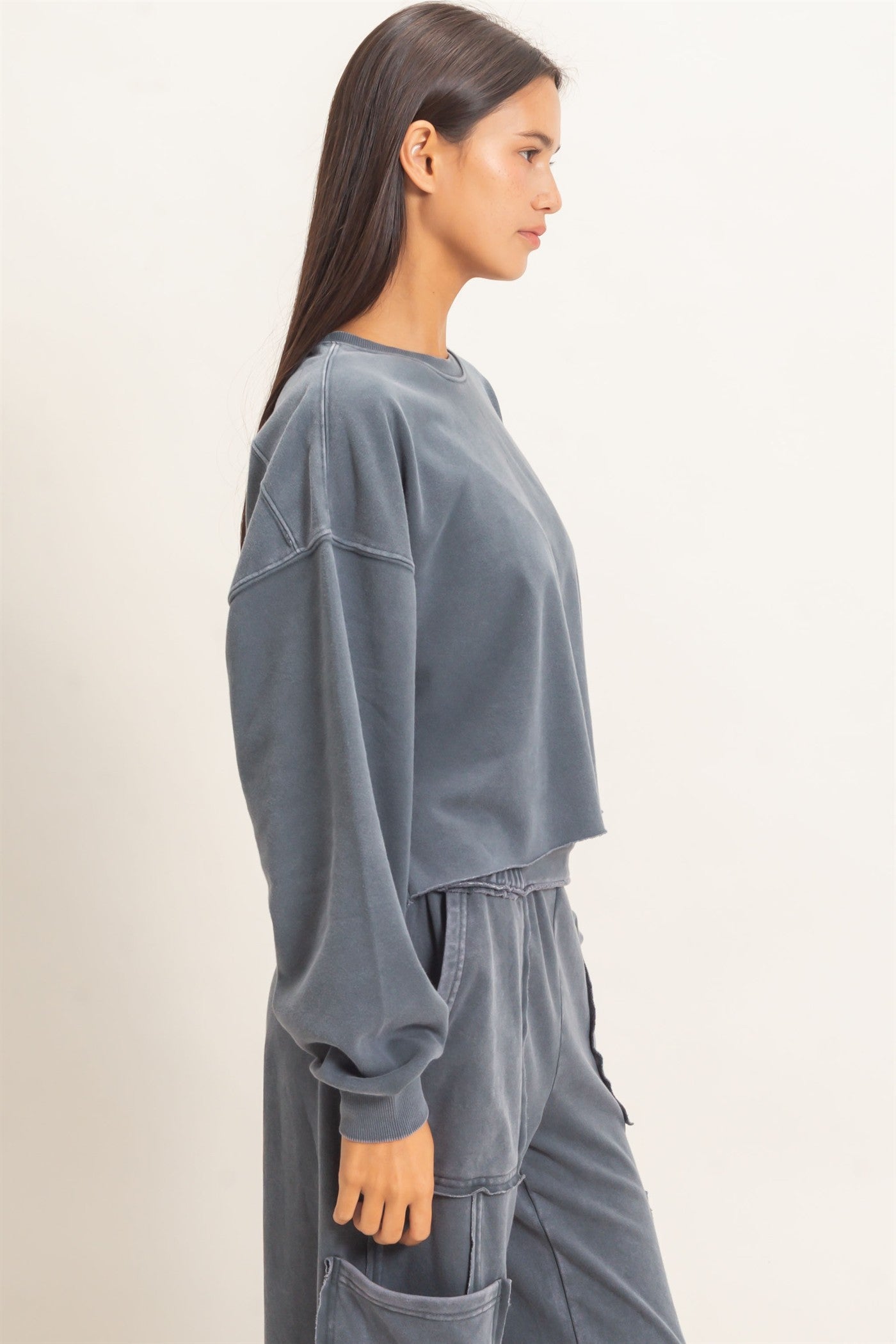 Wholesale Mineral Wash Raw Hem Cropped Sweatshirt Sweatshirts DZ26C968 DARK GRAY DOUBLE ZERO