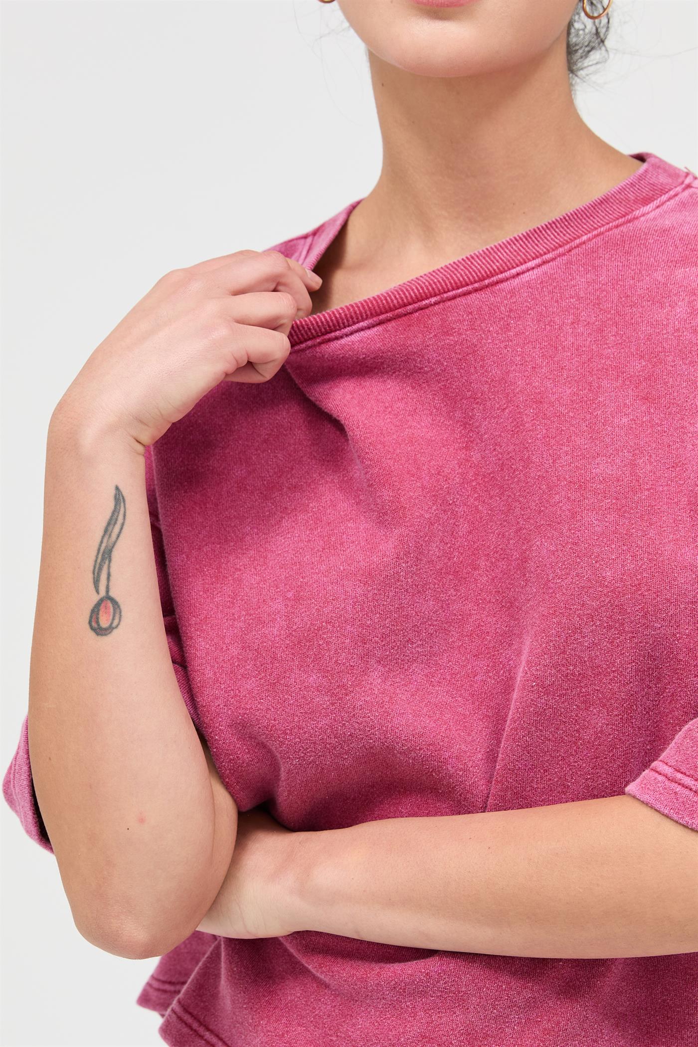 Wholesale Acid Wash Boxy Crew Neck Top T-Shirts DZ26C093 DARK RED DOUBLE ZERO