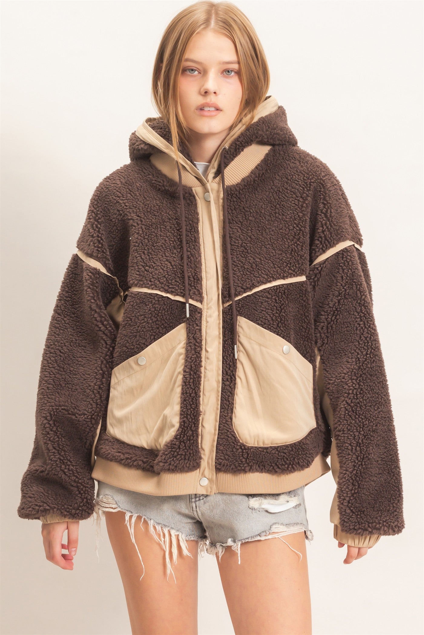 Wholesale Contrast Panel Sherpa Hooded Jacket Hoodies HF26E989 CHOCOLATE HYFVE
