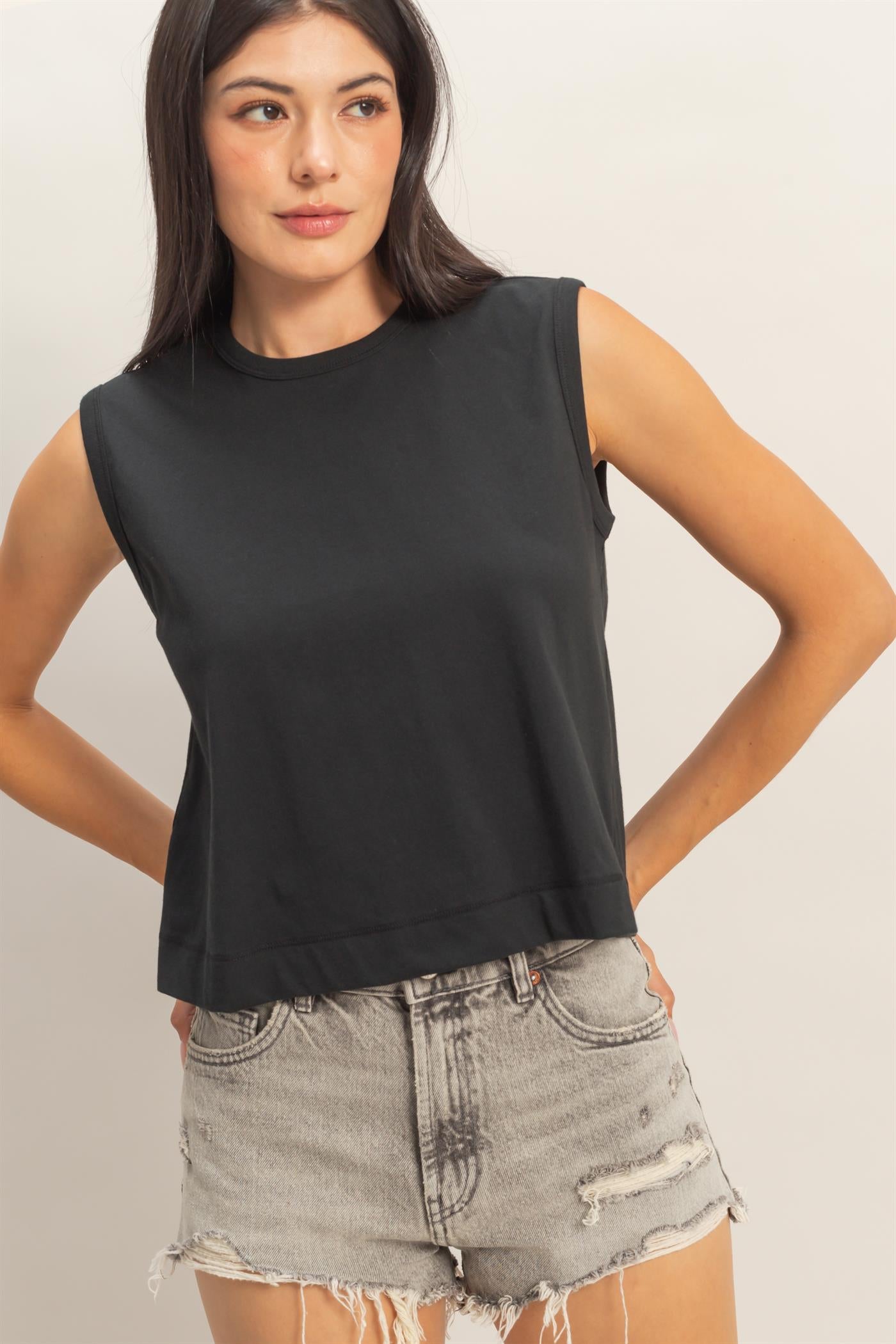 Wholesale Sleeveless Crew Neck Top With Back Pleats Clothing Tops DZ26A999 BLACK DOUBLE ZERO