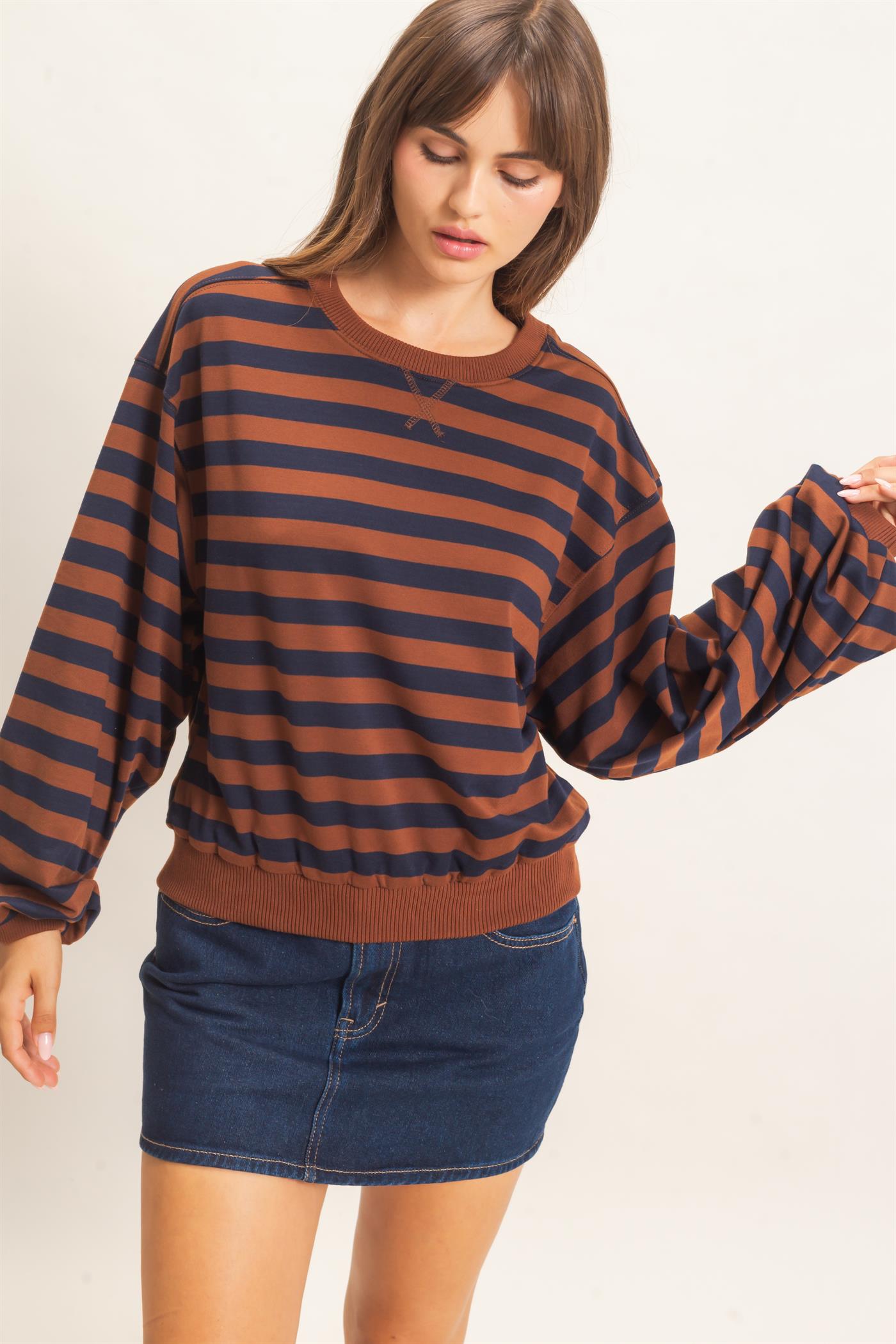 Wholesale Striped Crew Neck Sweatshirt Sweatshirts HF26E010 BROWN HYFVE