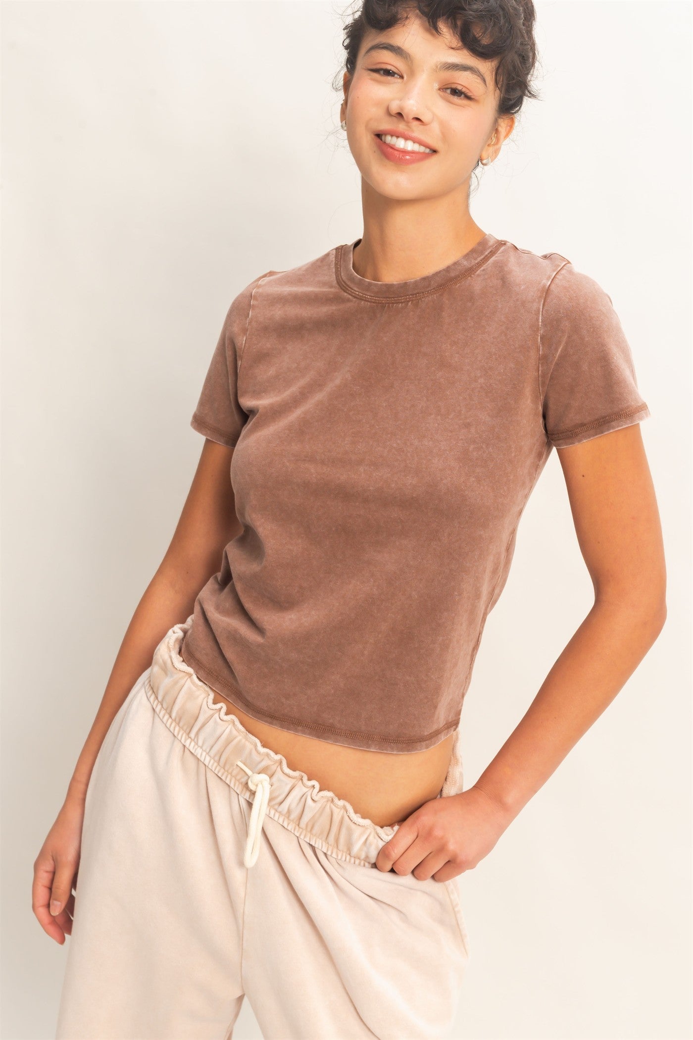 Wholesale Mineral Washed Short Sleeve Crew Neck Top T-Shirts DZ26A743 CHOCOLATE DOUBLE ZERO