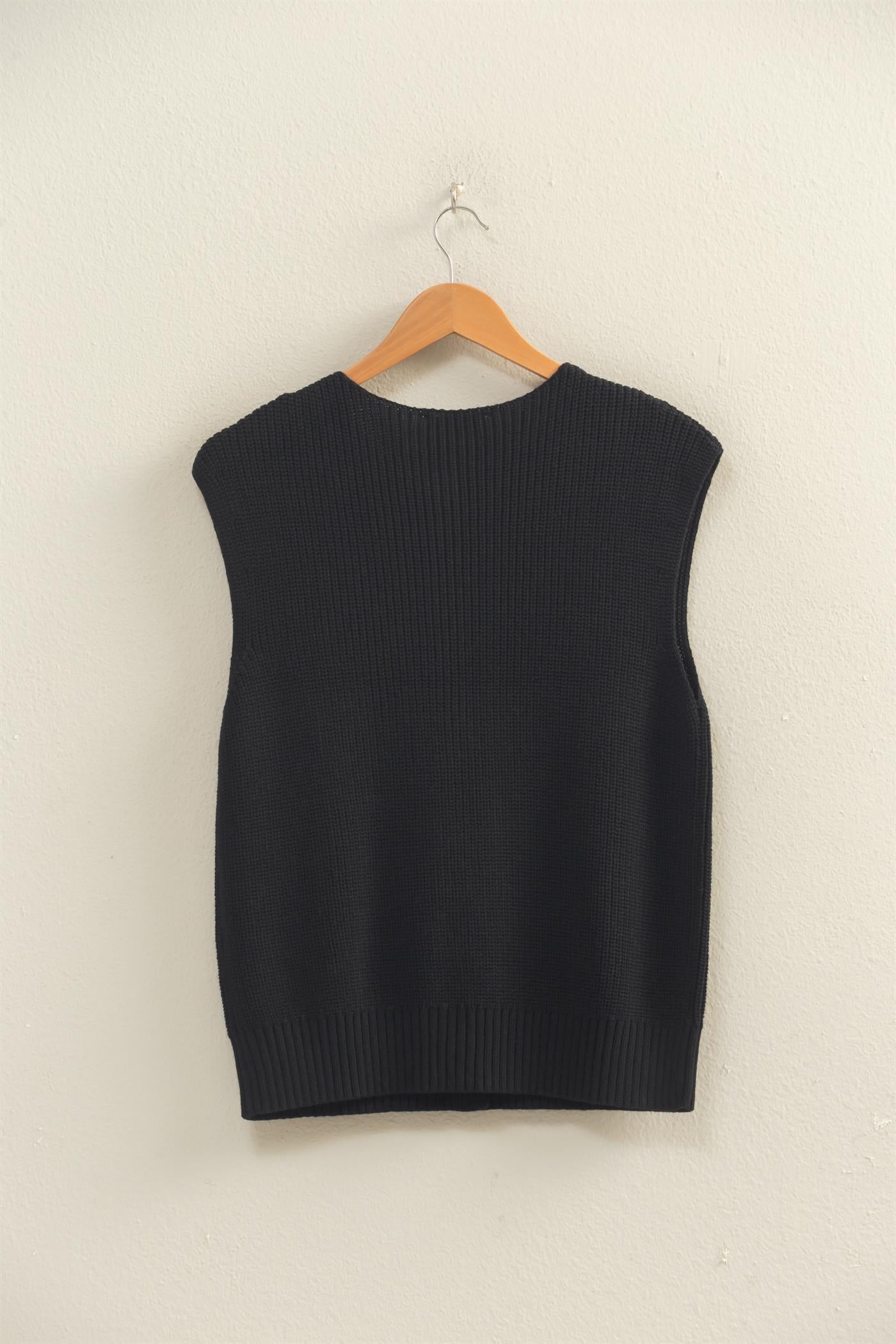 Wholesale Sleeveless Button-Up Ribbed Vest Sweaters DZ26A833 BLACK DOUBLE ZERO