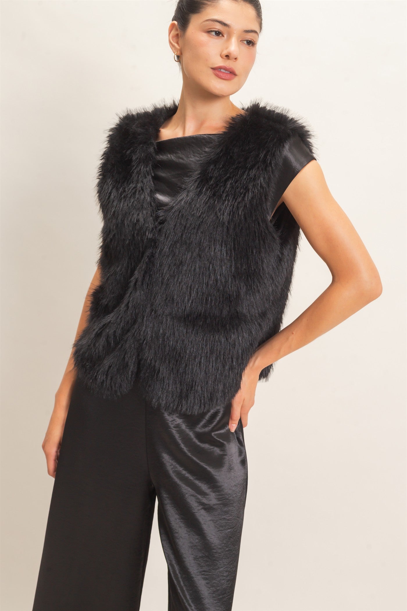 Wholesale Open-Front Faux Fur Vest Vests HF26F164 BLACK HYFVE