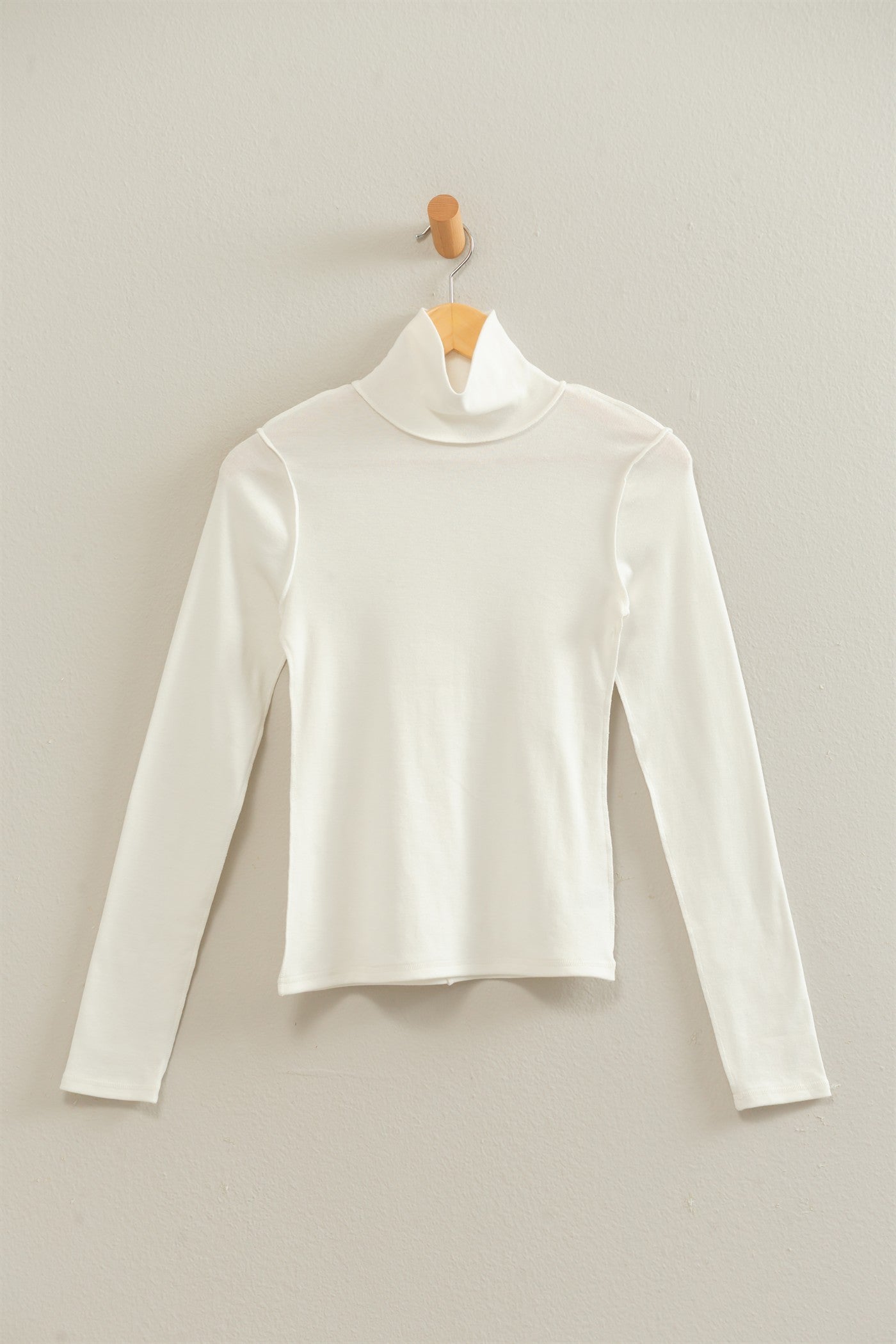 Wholesale Turtleneck Exposed Seam Long Sleeve Top Clothing Tops DZ26F241 WHITE HYFVE