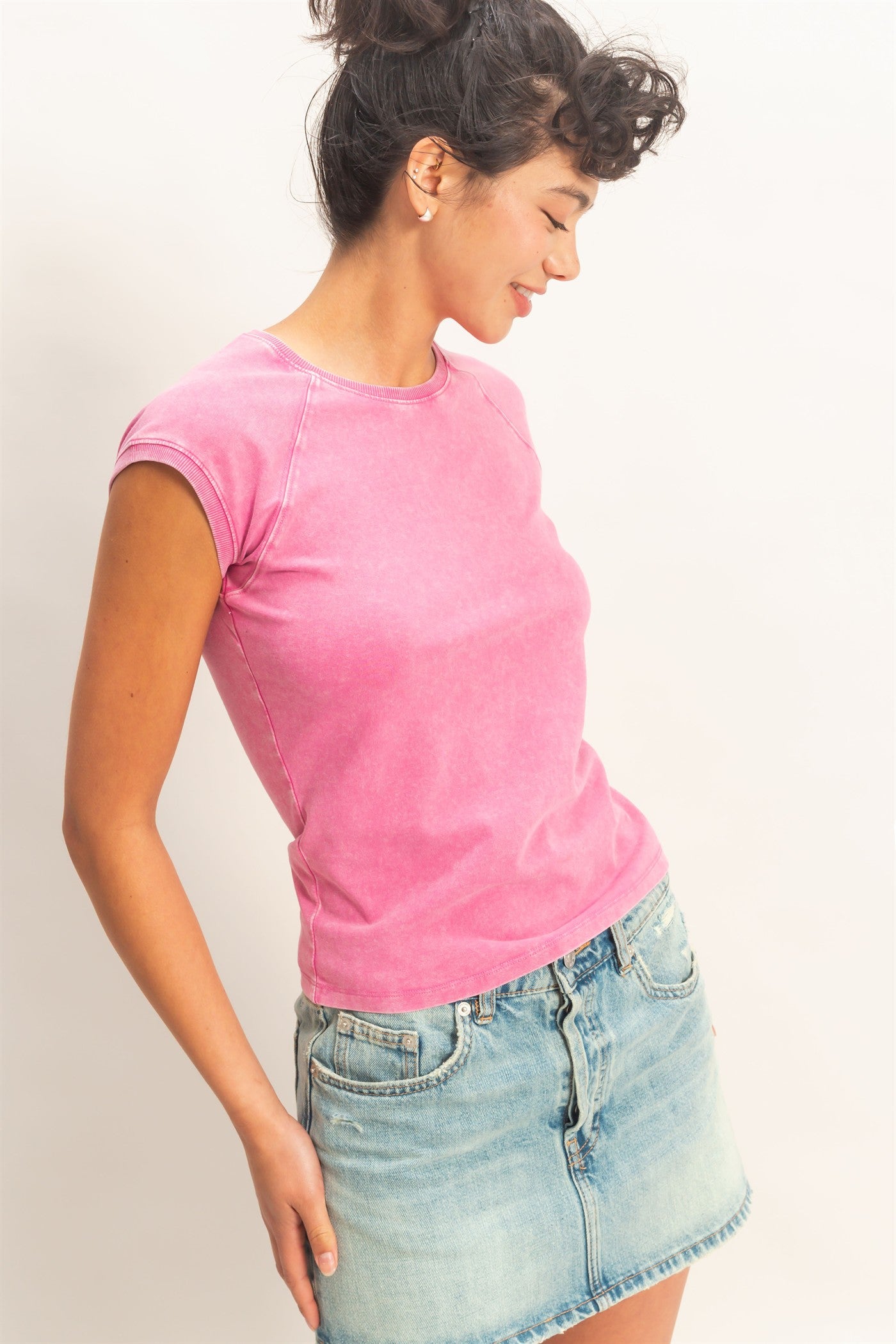 Wholesale Mineral Wash Raglan Short Sleeve Top T-Shirts DZ26A741 FUCHSIA DOUBLE ZERO