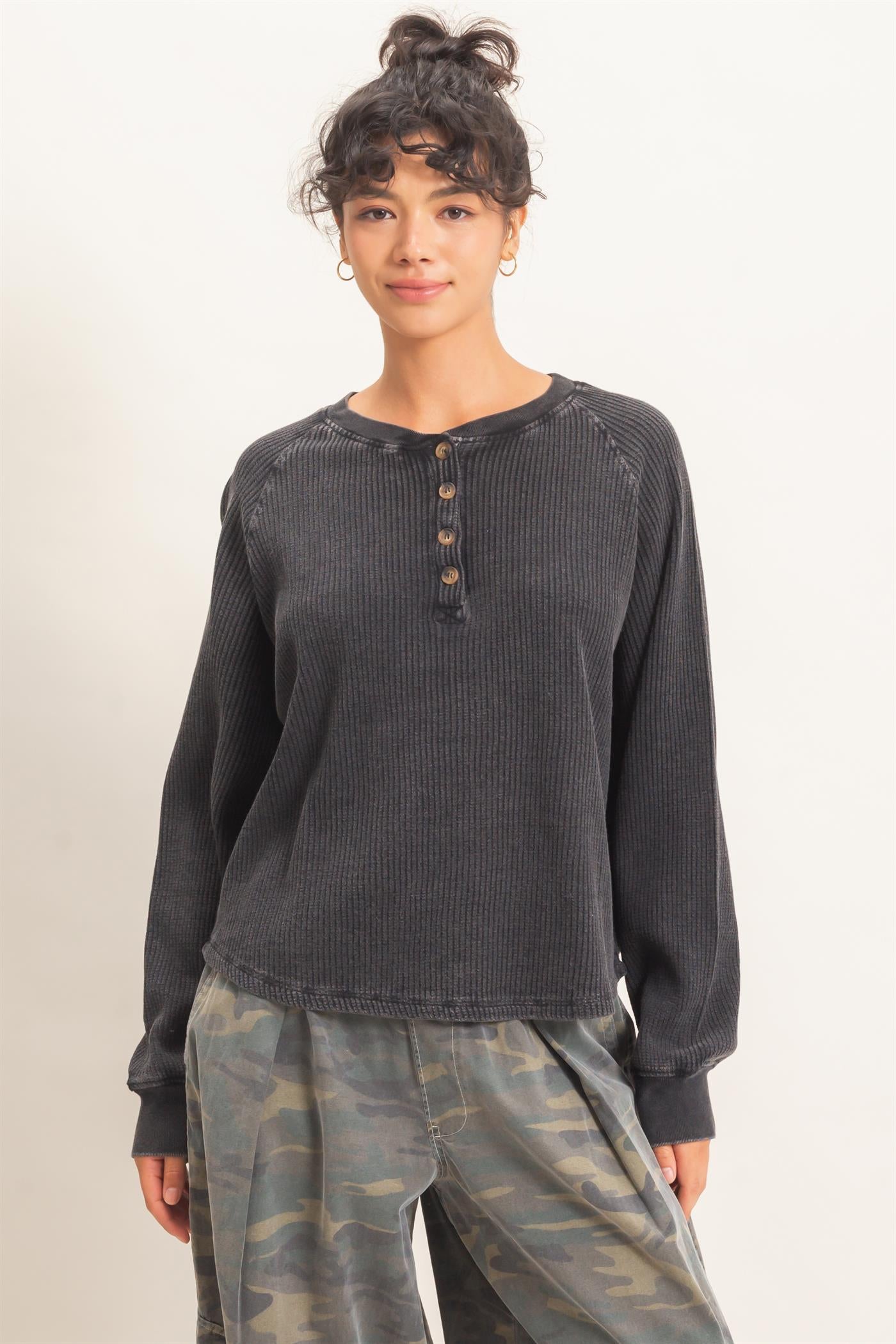 Wholesale Mineral Wash Waffle Knit Henley Top Sweatshirts DZ26E947 BLACK DOUBLE ZERO